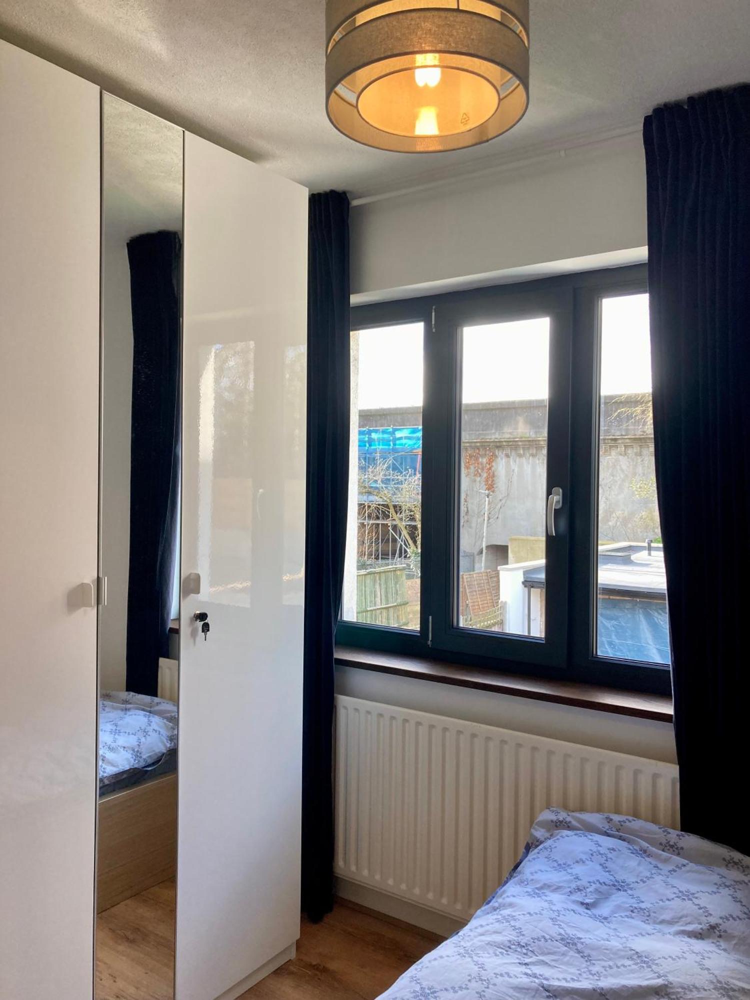 Cosy Modern Family Free Parking Garden * London