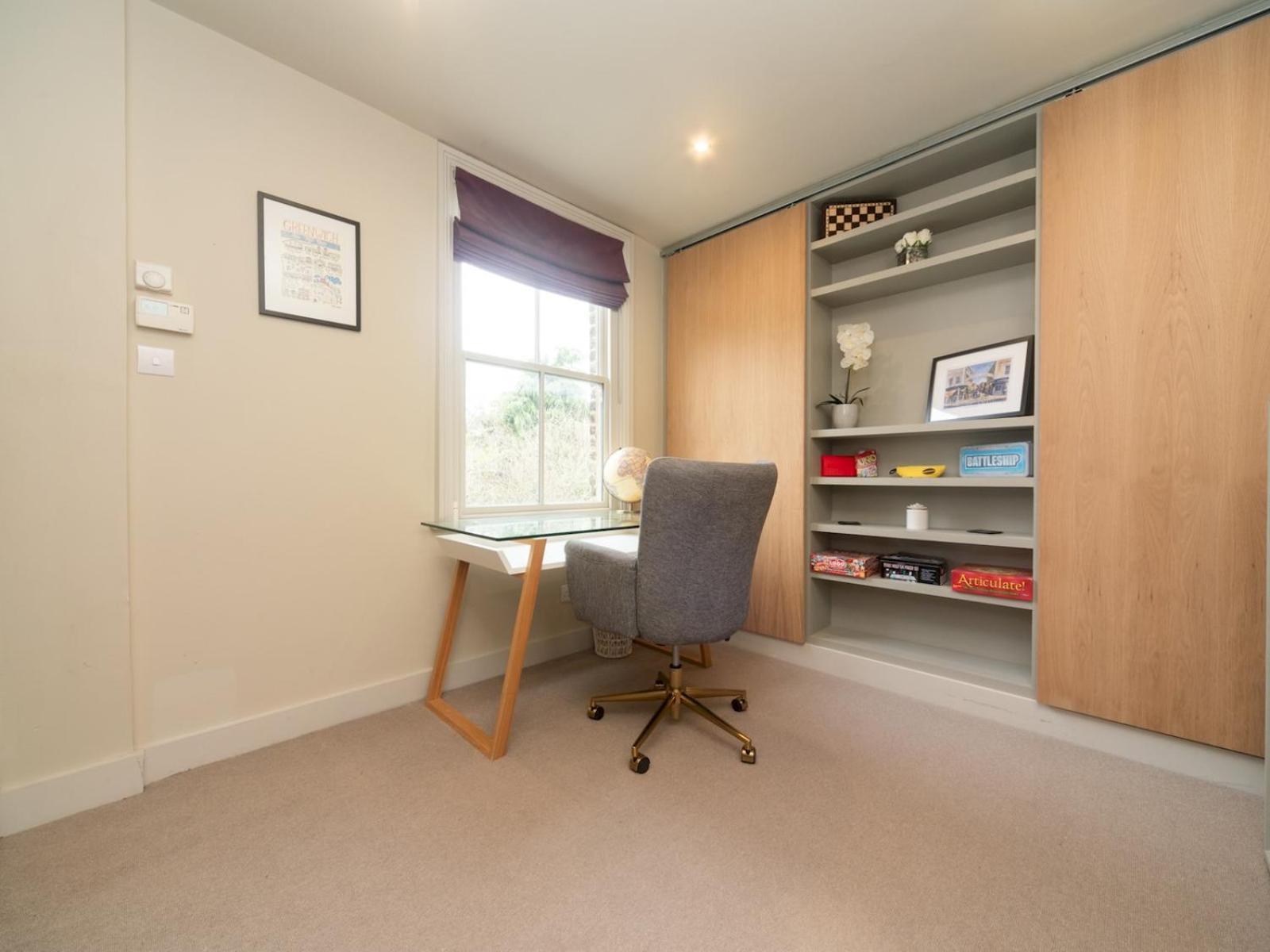 Unique House In A Picturesque Greenwich Street Pass The Keys London