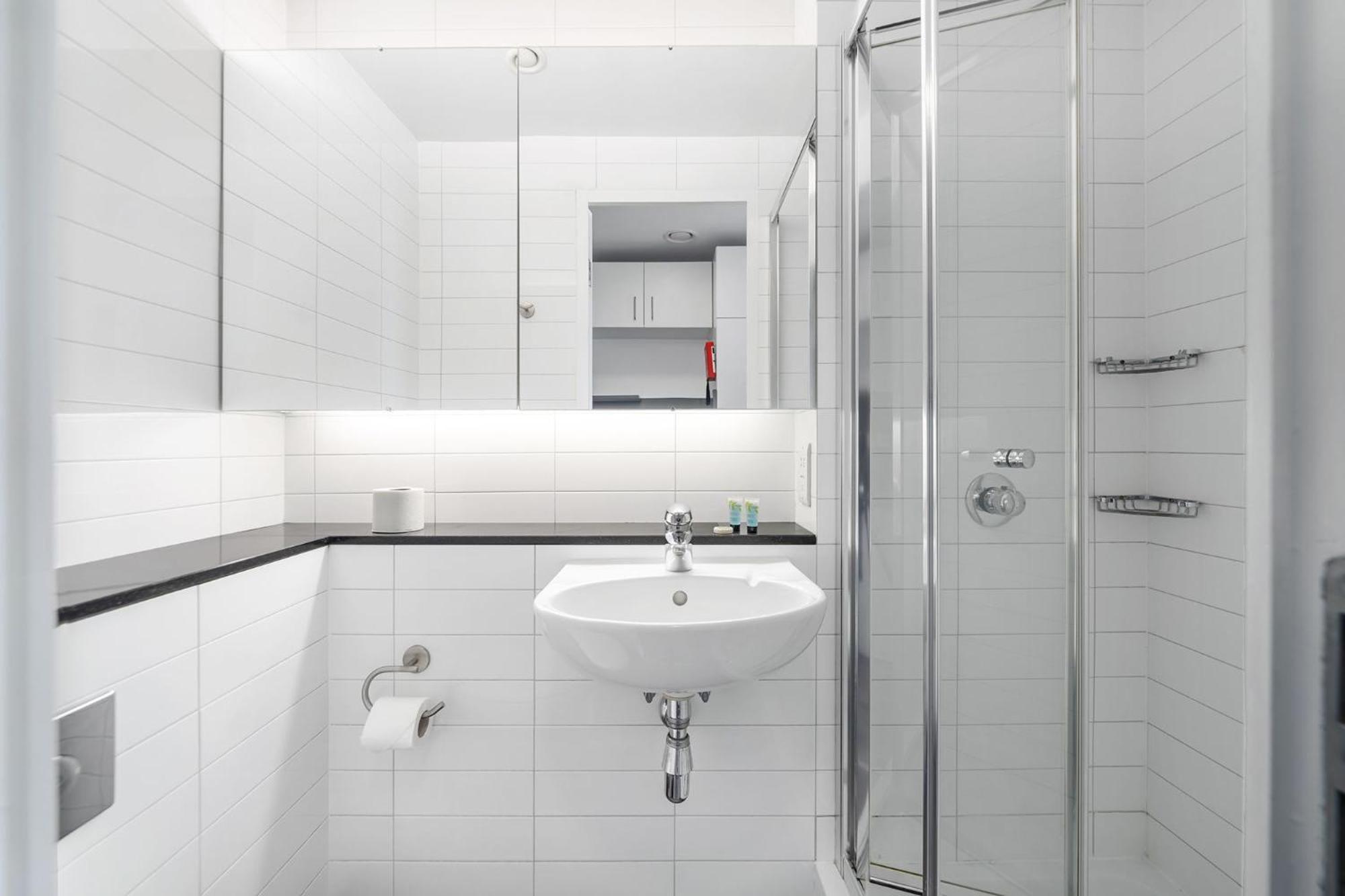 Studios, And Private Bedrooms With Shared Kitchen At Chapter Kings Cross In * Londen