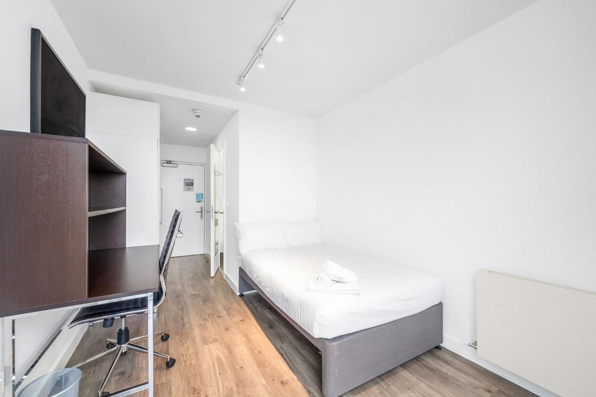 Appartement Studios, And Private Bedrooms With Shared Kitchen At Chapter Kings Cross In Londen