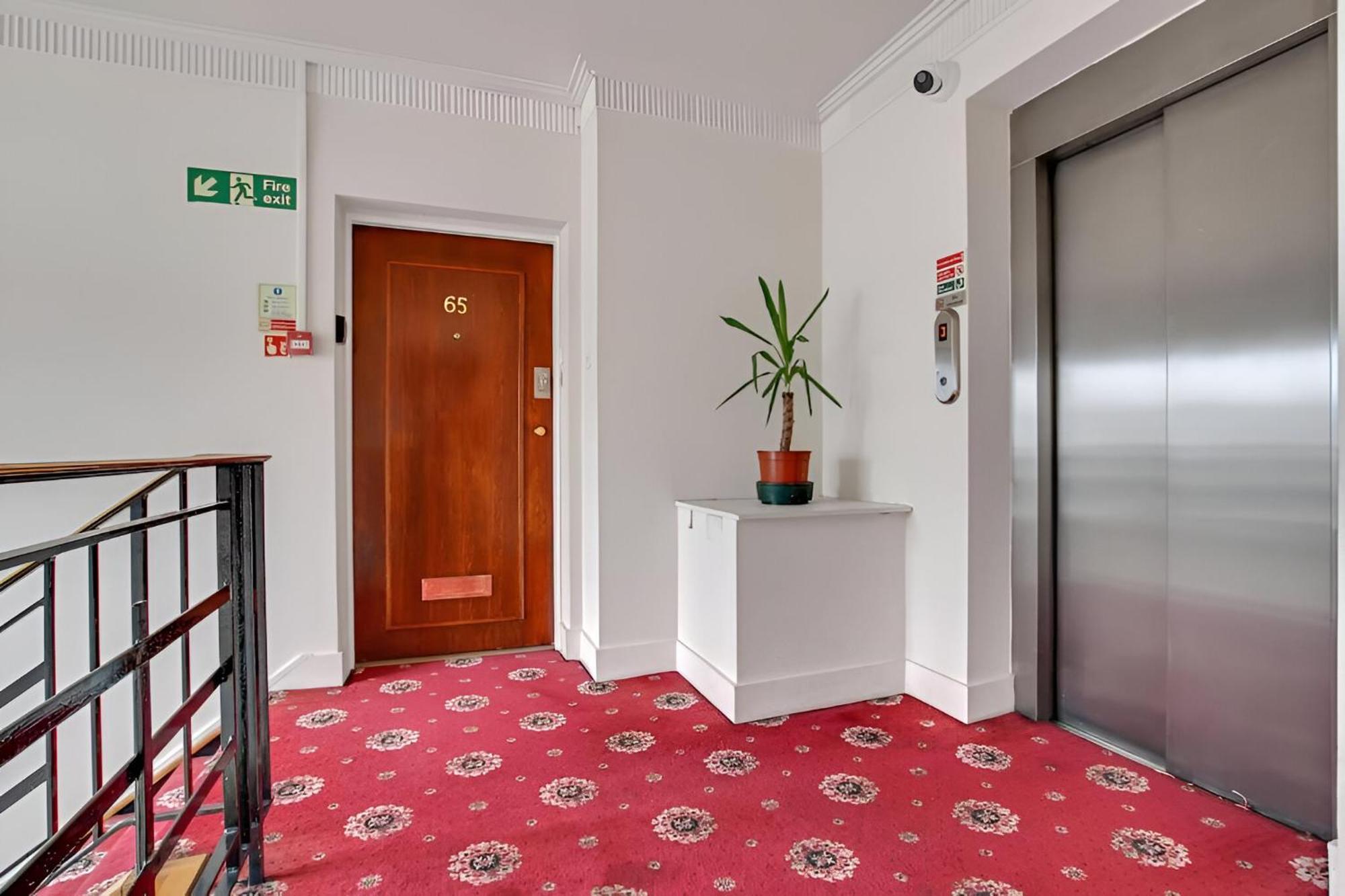 Luxurious 2-bedroom Penthouse In Marble Arch -65gc Leilighet *