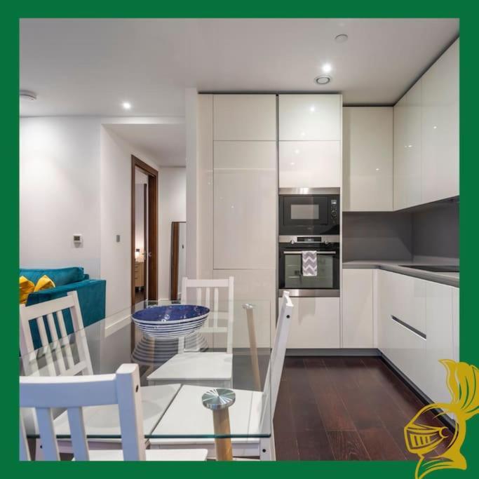 The Embassy Two Bedrooms Devereux Residences Lejlighed London