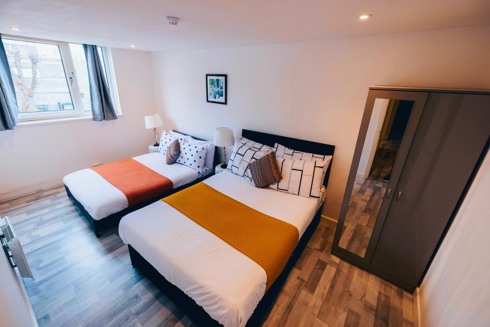 3 Bedroomflat-free Parking-wifi-parking-8people Lejlighed
