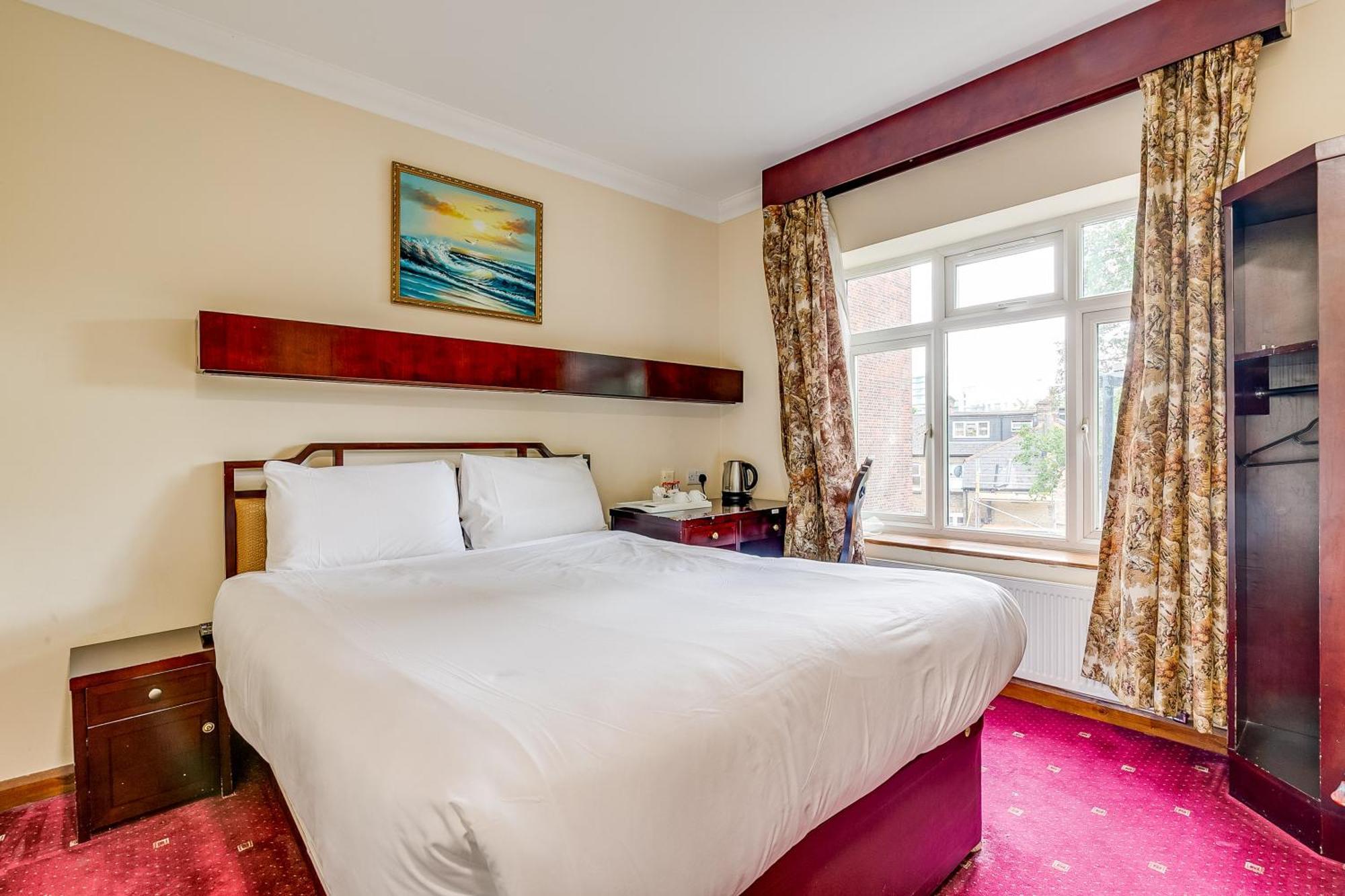 Star 3* London