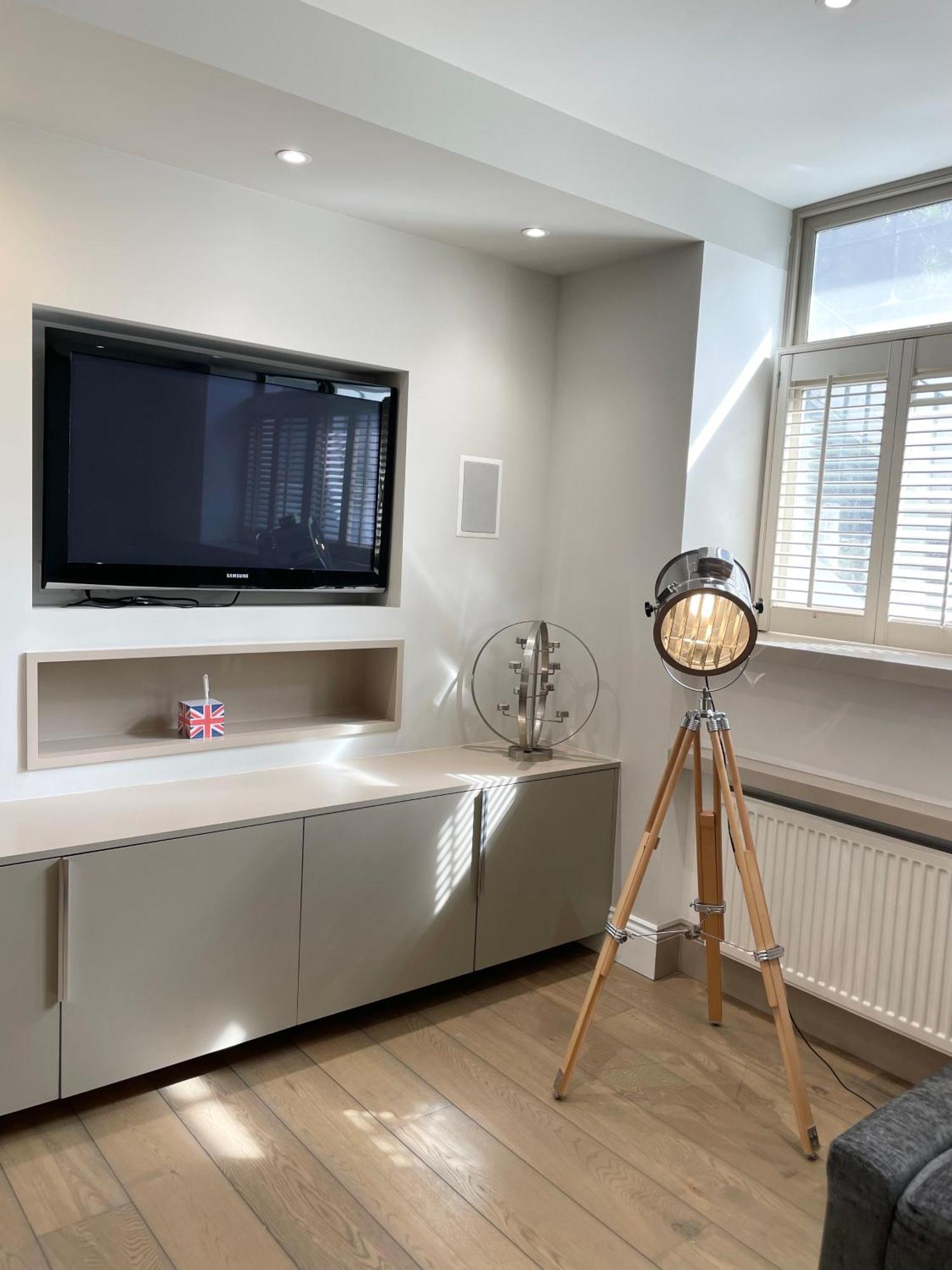 Luxury In Westminster Apartment