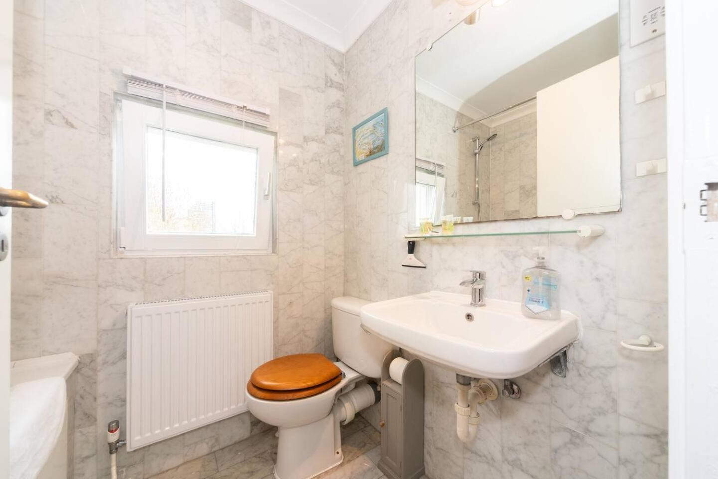 Leilighet Sunny Maisonette With Views Over Canary Wharf, London