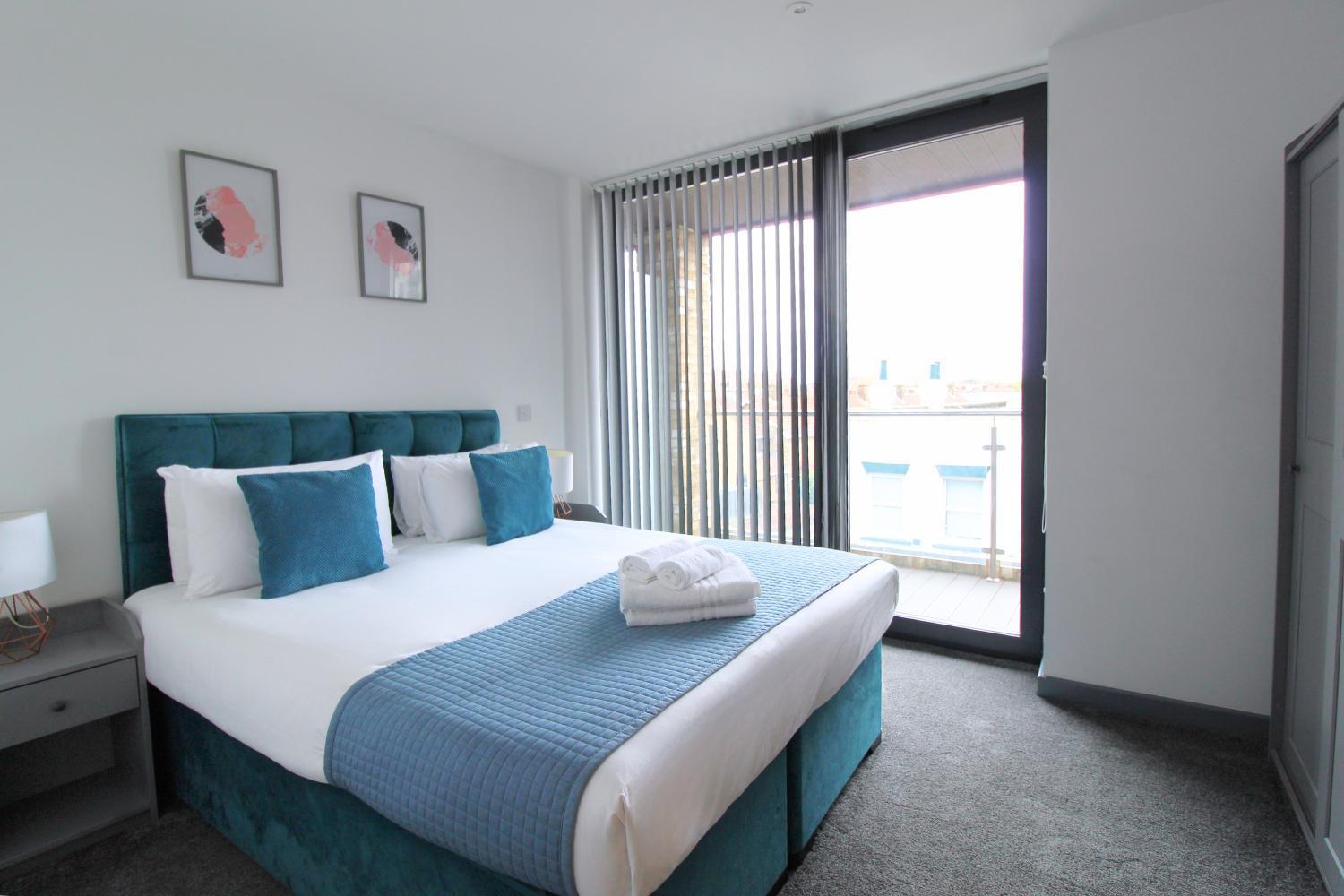 Canning Town By Viridian Londra
