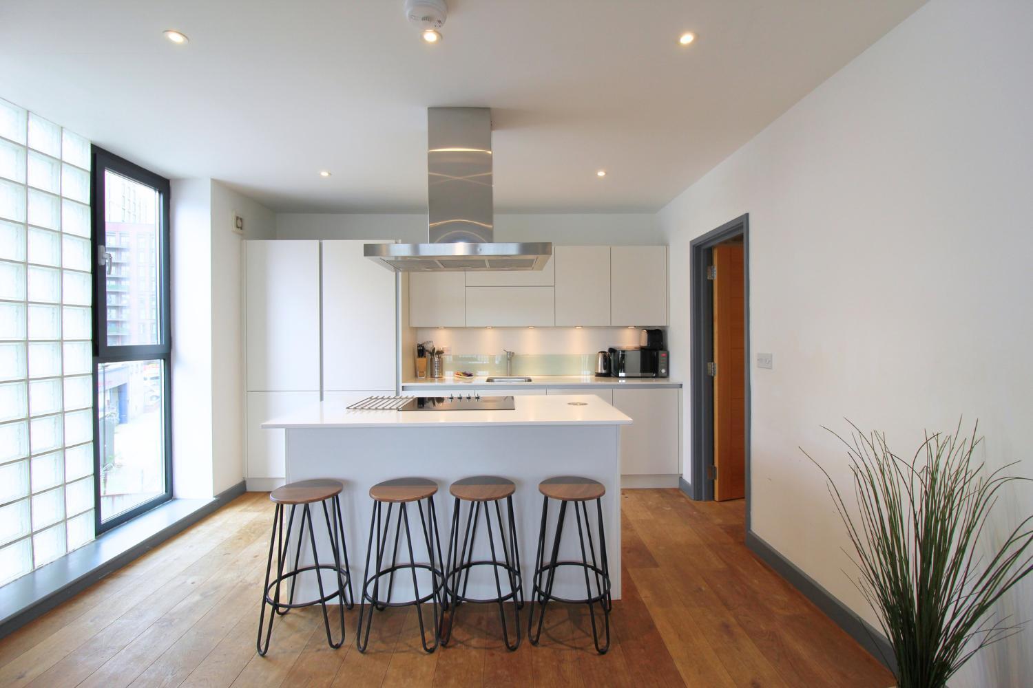 Canning Town By Viridian Londra