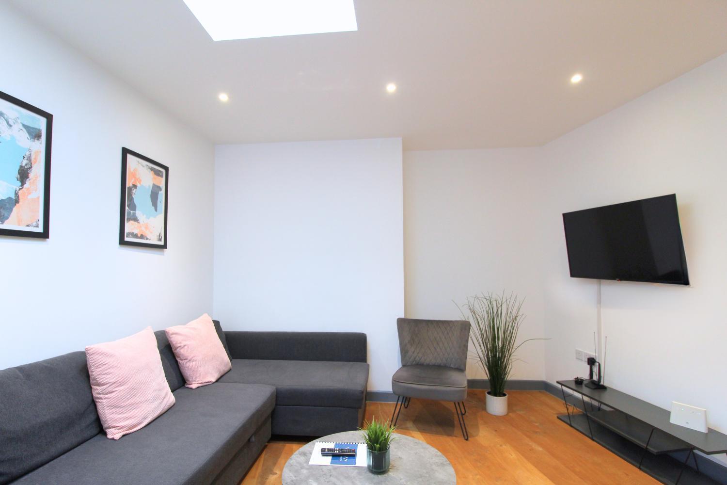 Canning Town By Viridian * Londra