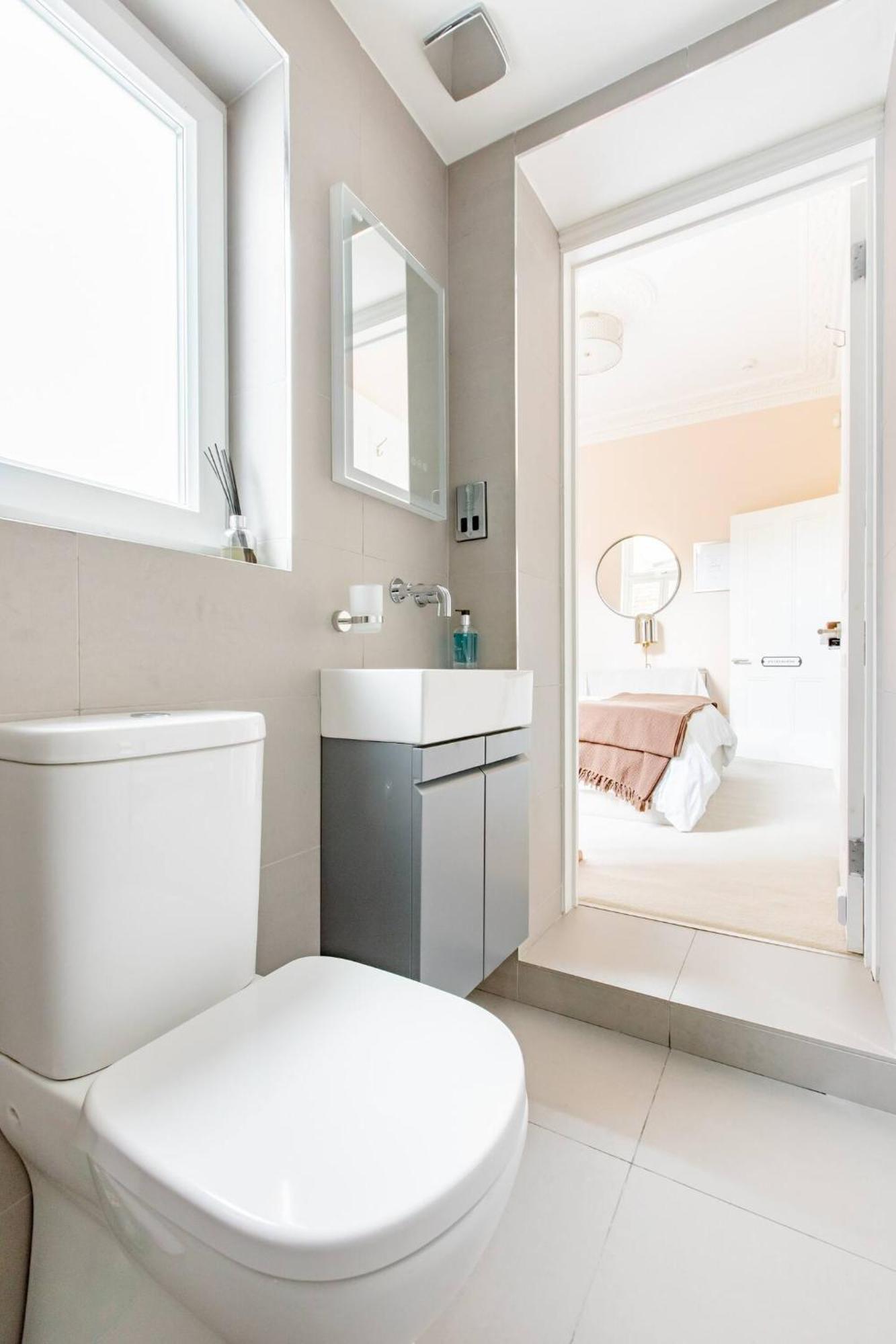 Semesterbostad Luxury King-bed Ensuite With Quiet Private Patio London