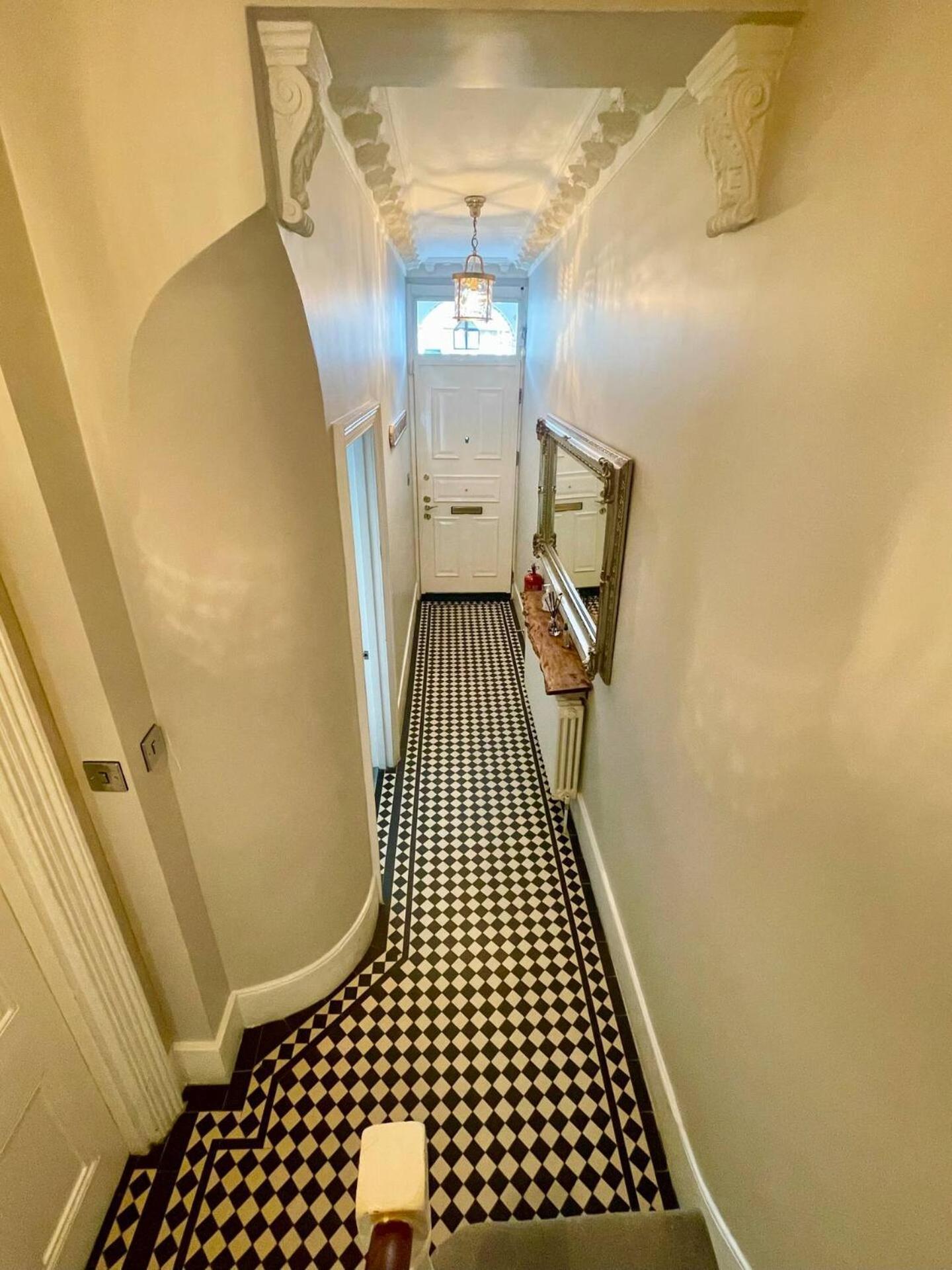 Luxury King-bed Ensuite With Quiet Private Patio Semesterbostad