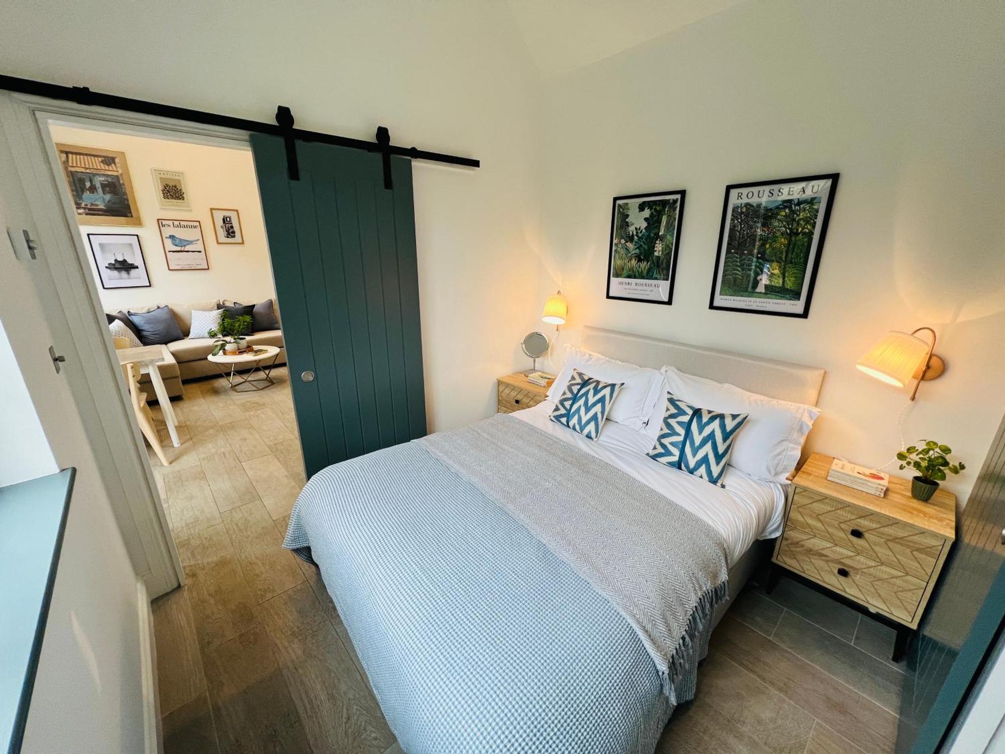 Forge - Pretty 1 Bedroom With Free Off Street Parking *