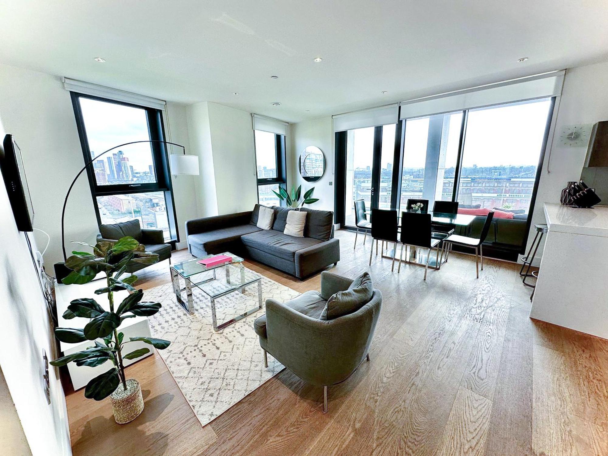 Lejlighed 3 Bedroom Penthouse With Private Terrace, Battersea, Nine Elms