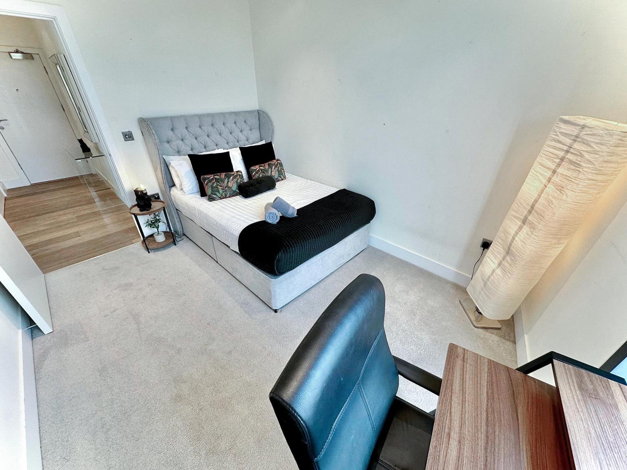 Lejlighed 3 Bedroom Penthouse With Private Terrace, Battersea, Nine Elms London