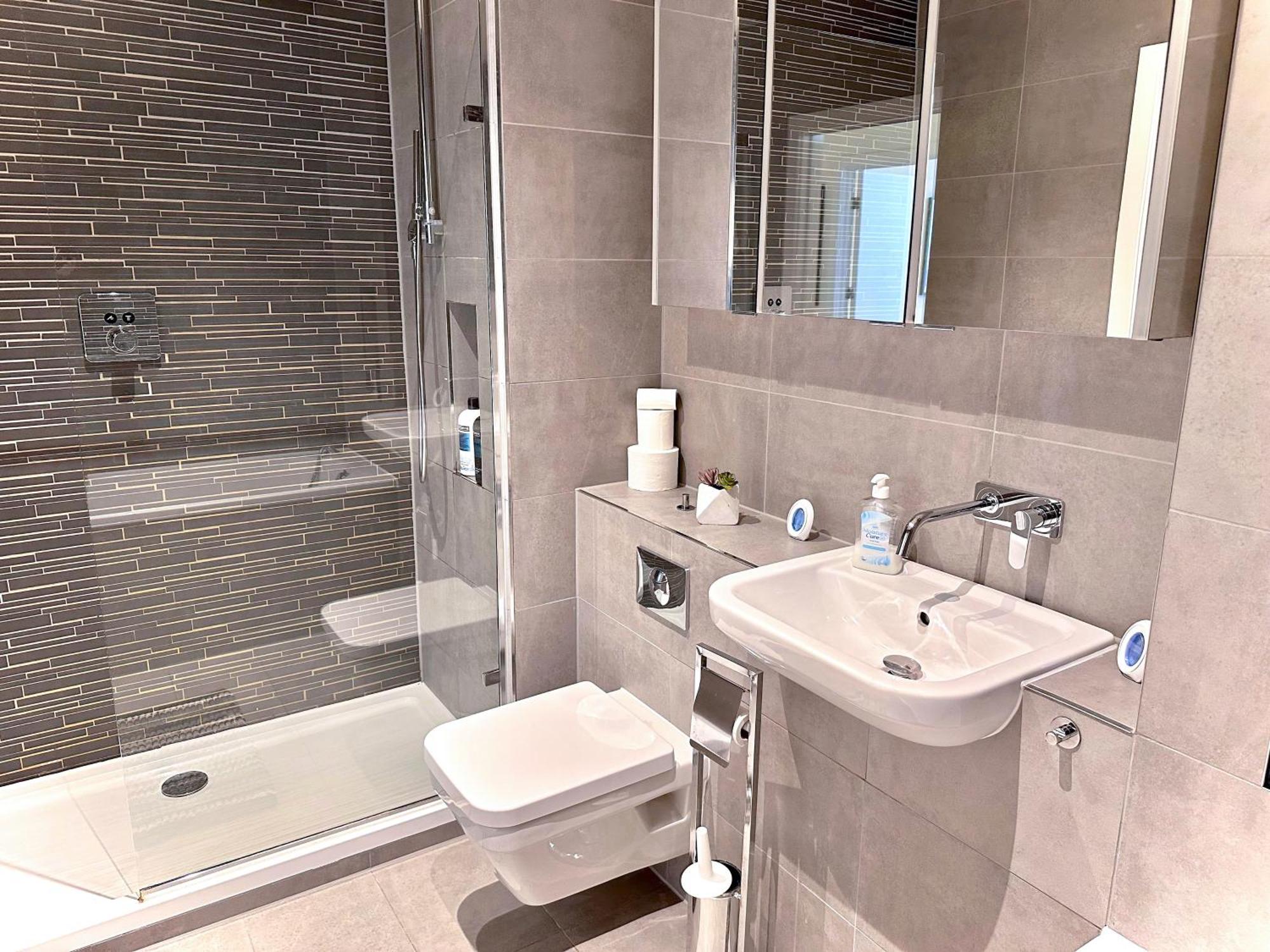 Lejlighed 3 Bedroom Penthouse With Private Terrace, Battersea, Nine Elms London