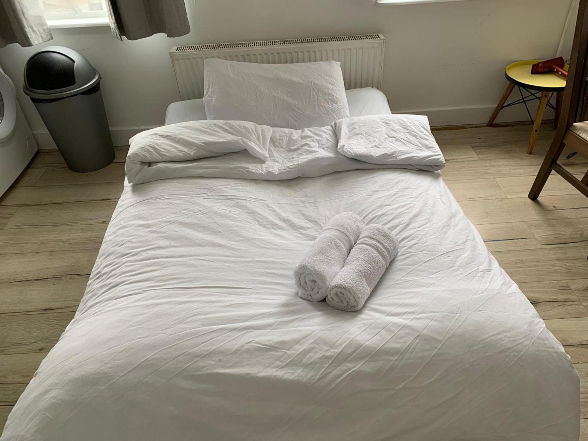 Modern 2 Bed East By Rebby Sleeps 5 Near Canning Town Station Lägenhet London