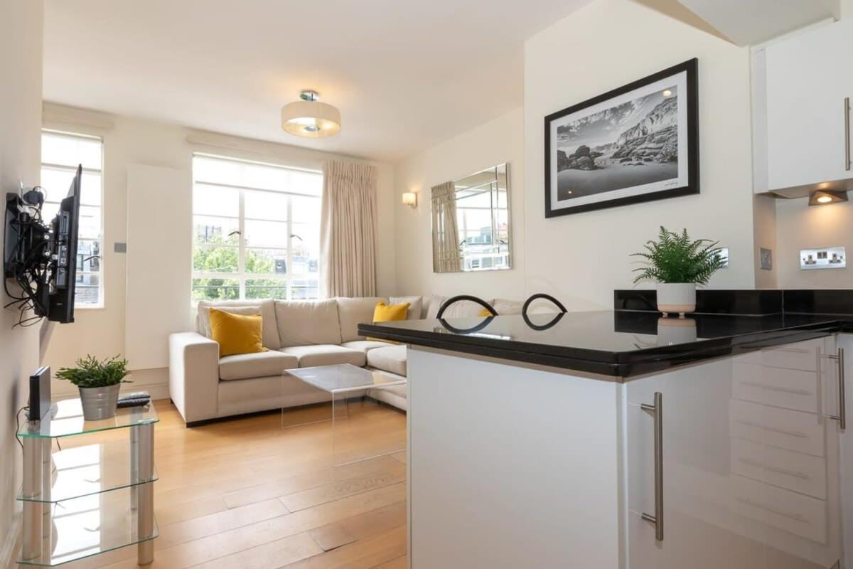 Bright & Spacious Floor In Chelsea Appartamento Londra