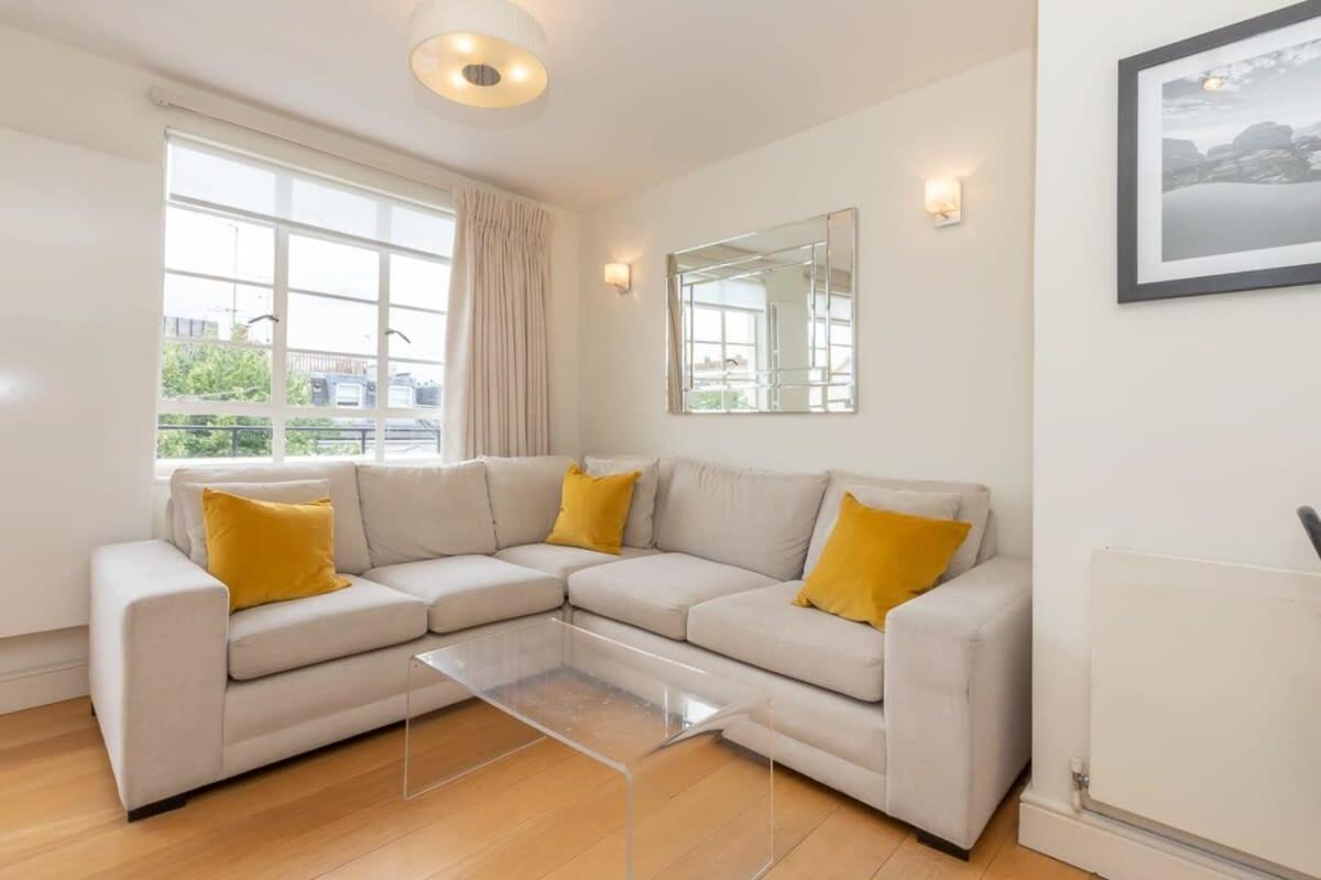 Bright & Spacious Floor In Chelsea Londra