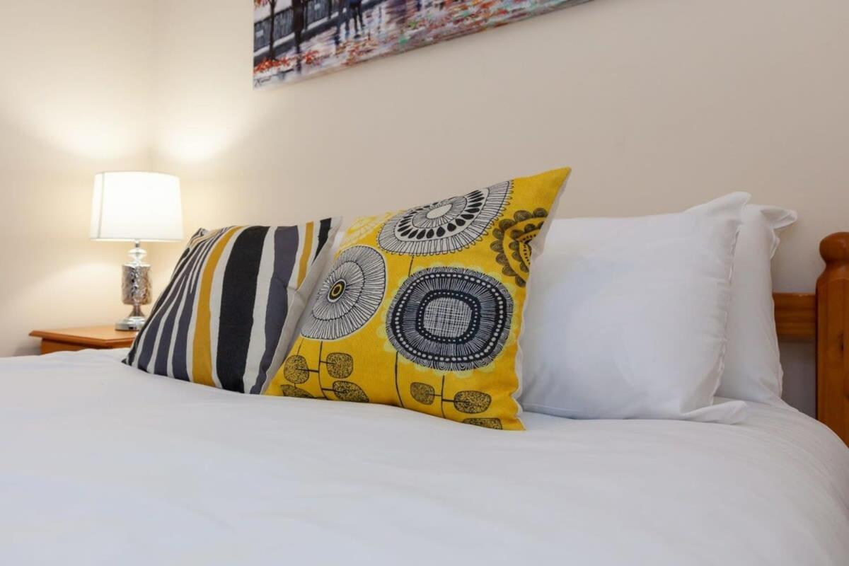 Modern 2 Bed Attic In Brixton Apartment London