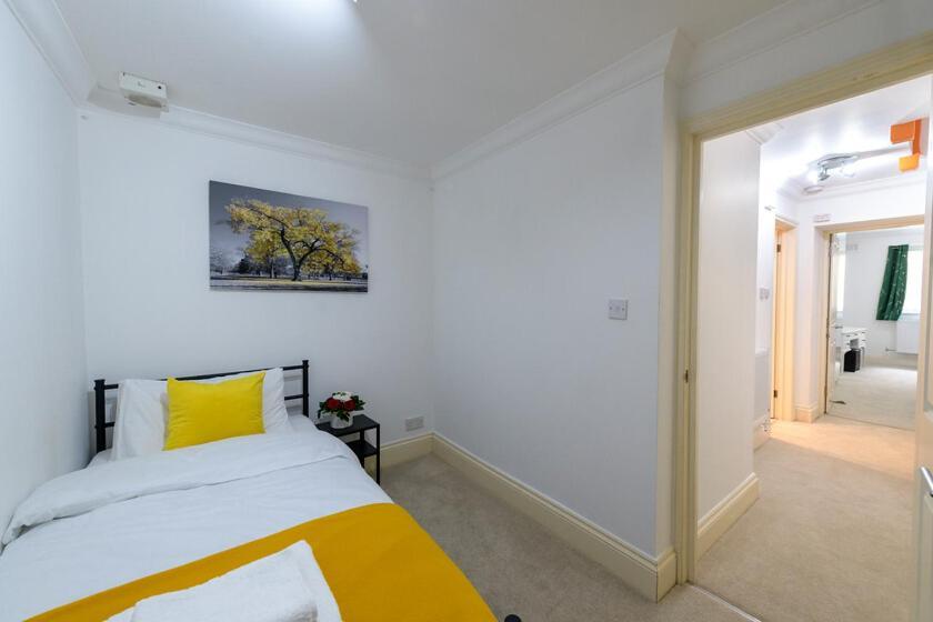 Lägenhet Spectacular 3 Bed In Blackheath *