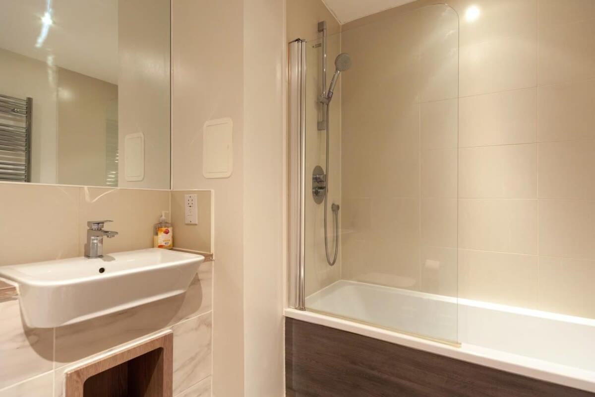 Lejlighed Modern 1 Bedroom Canning Town *