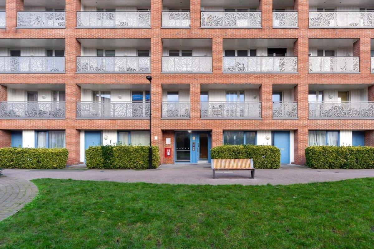 Lejlighed Modern 1 Bedroom Canning Town *
