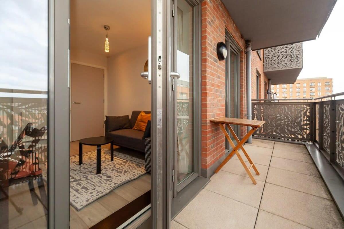 Modern 1 Bedroom Canning Town Lejlighed London