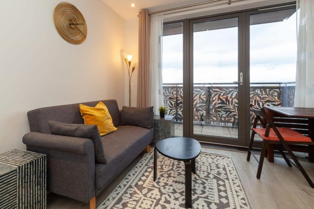 Modern 1 Bedroom Canning Town Lejlighed