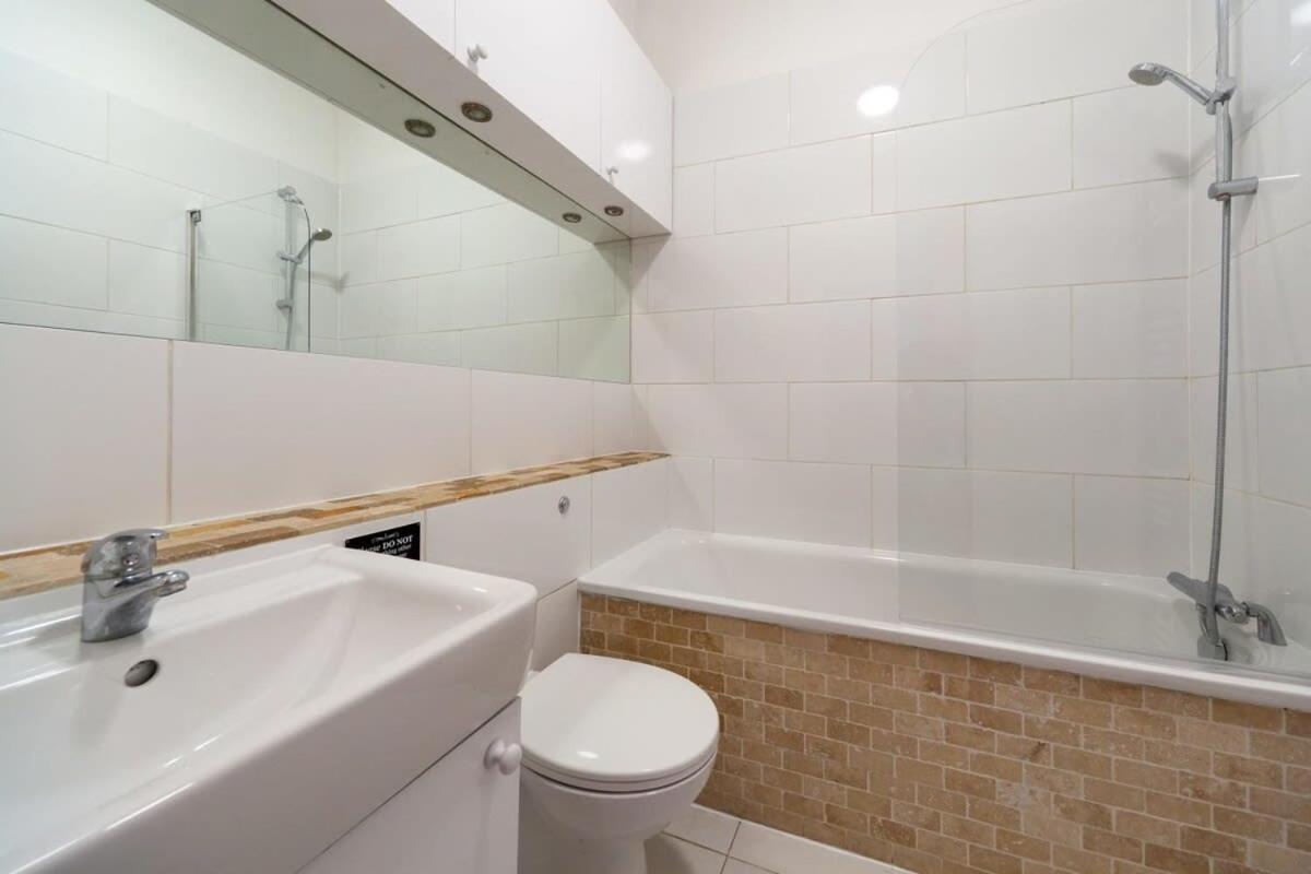 Lovely 2 Bedroom In Tooting Leilighet