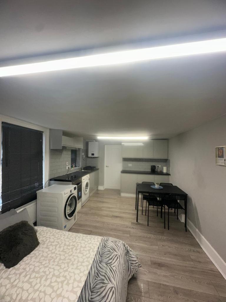 Lägenhet Super 2 Bed Flat
