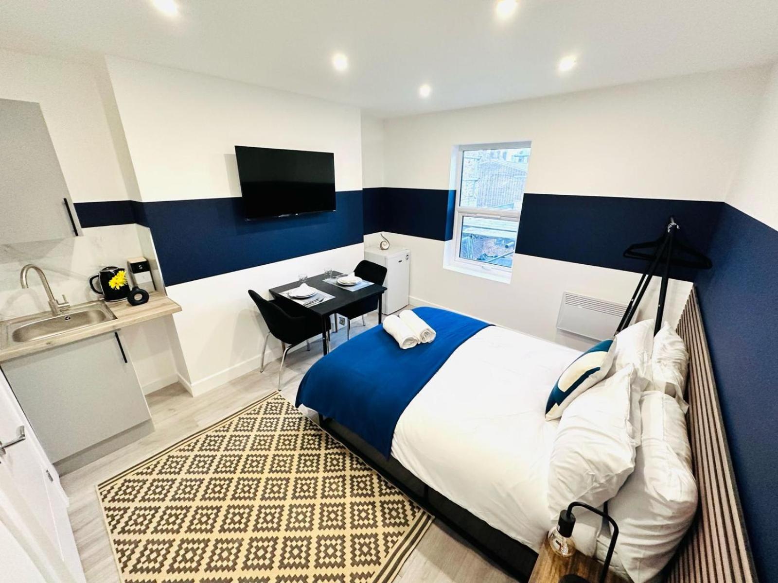 58 Blue House Center Studio, Spot Maison d'hôtes Londres
