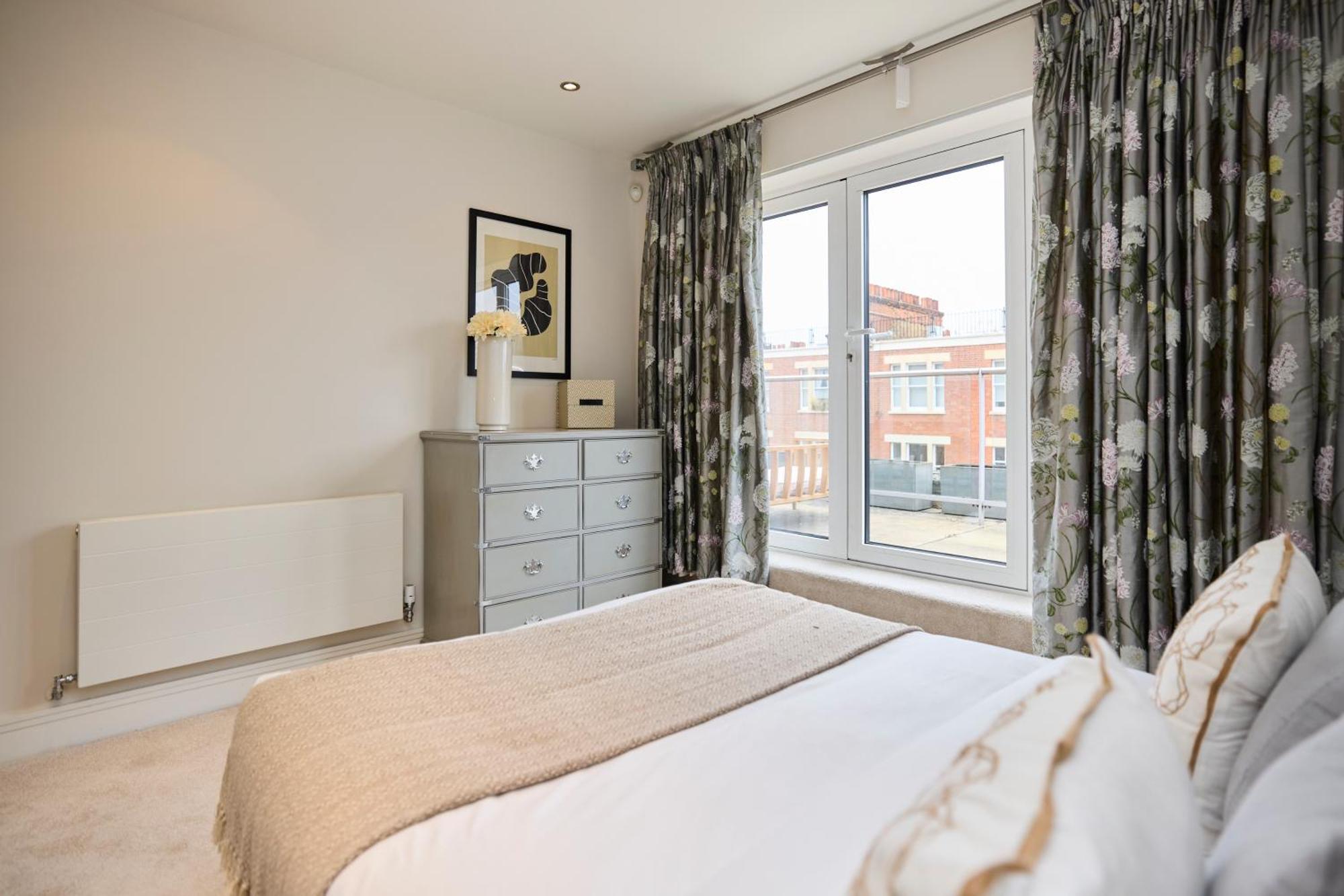 The Battersea Park Place - Amazing 2bdr Flat With Terrace Lägenhet London