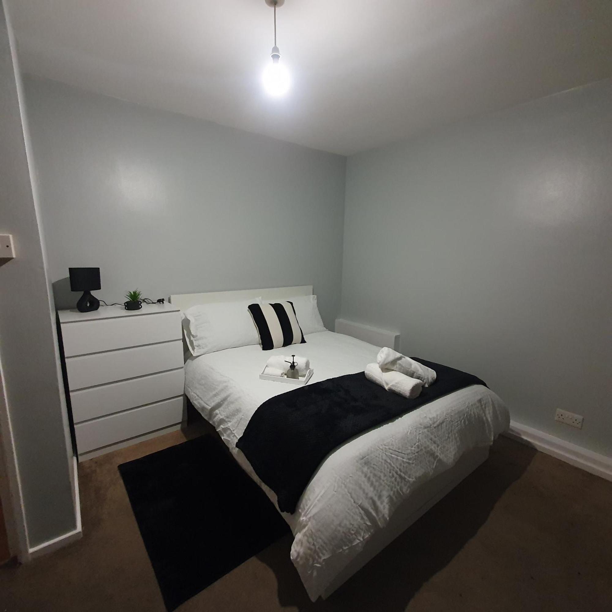 Yolo House Guest house *
