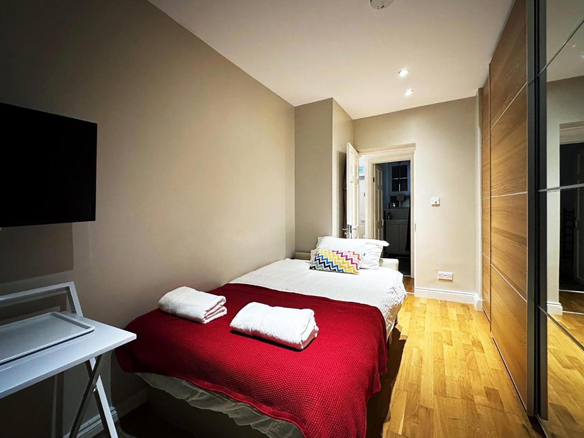 Wades Place E14 * London