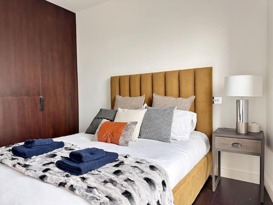 Luxurious And Spacious Near Us Embassy * Londra