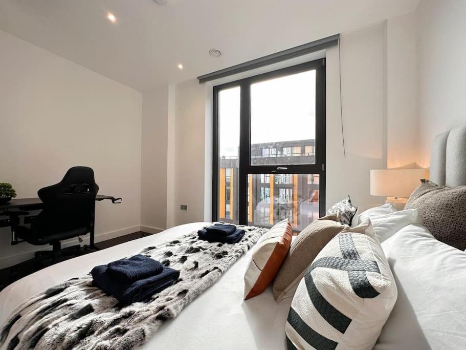 Luxurious And Spacious Near Us Embassy Londra