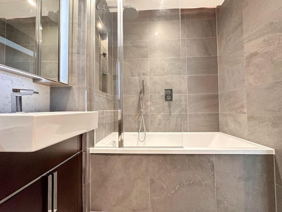Appartamento Luxurious And Spacious Near Us Embassy Londra