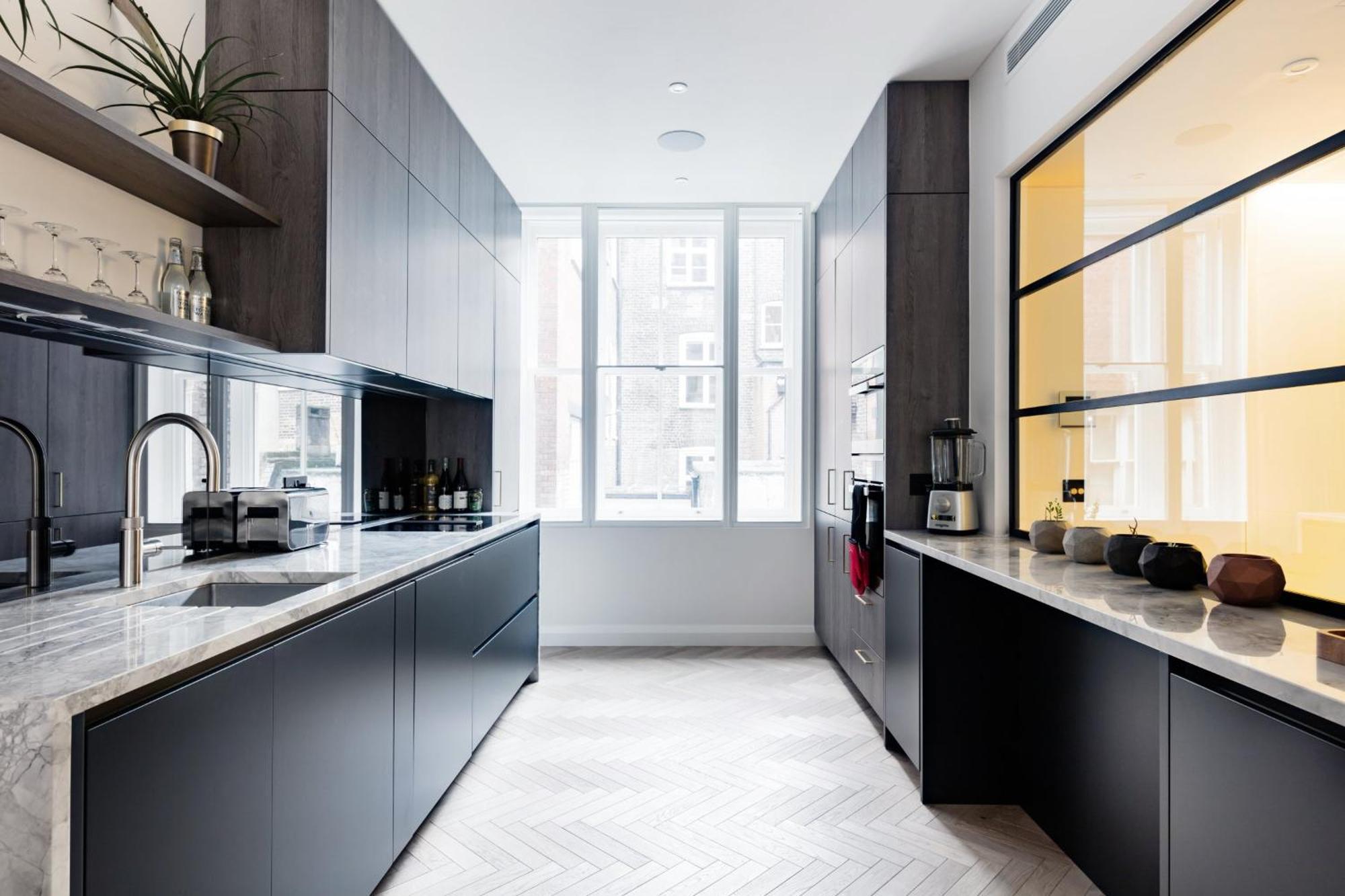 Modern & At Charing Cross Leilighet London
