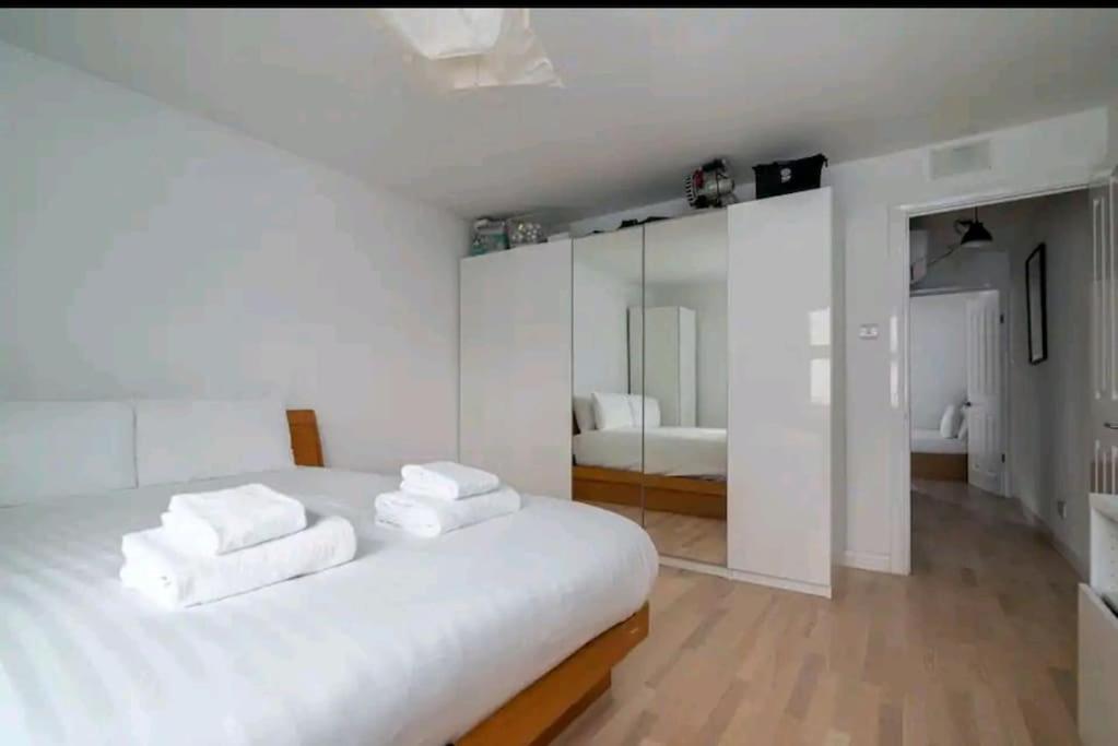 Holiday home 2 Bedroom Canal View, Near Kings Cross & Camden