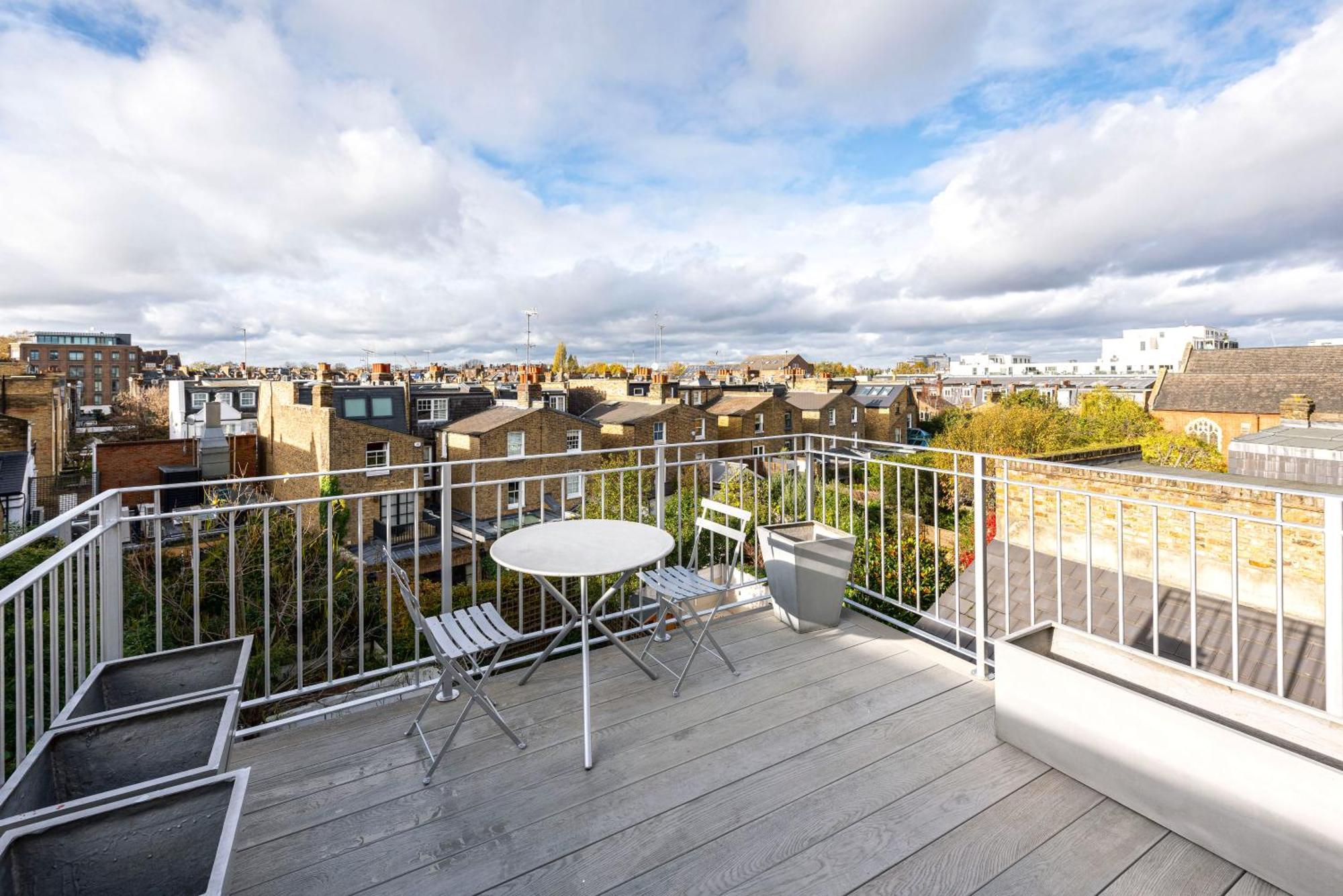 Ivy Parson's Pro-managed Apartment London