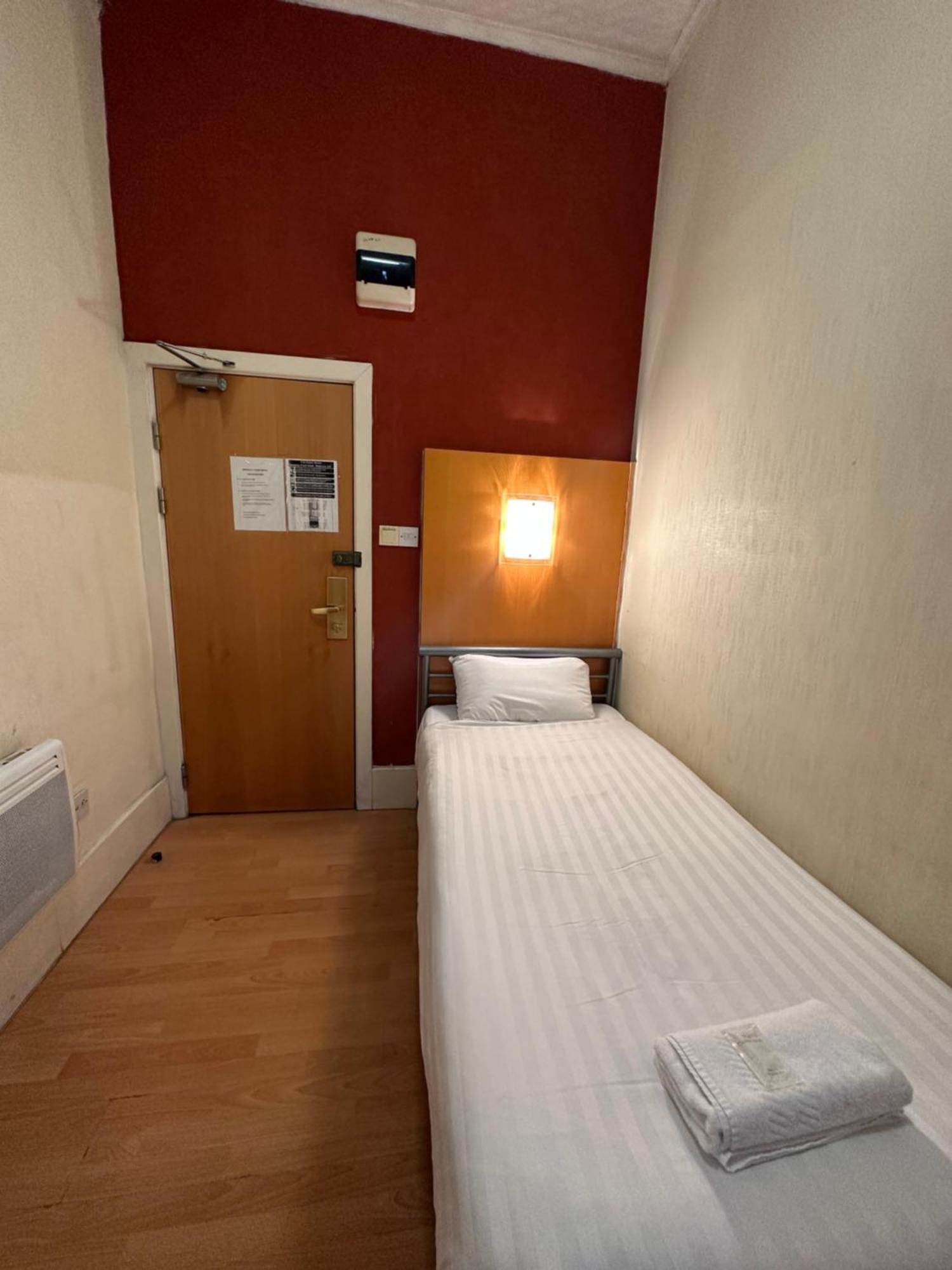 Berkeley Court Hotel 2*