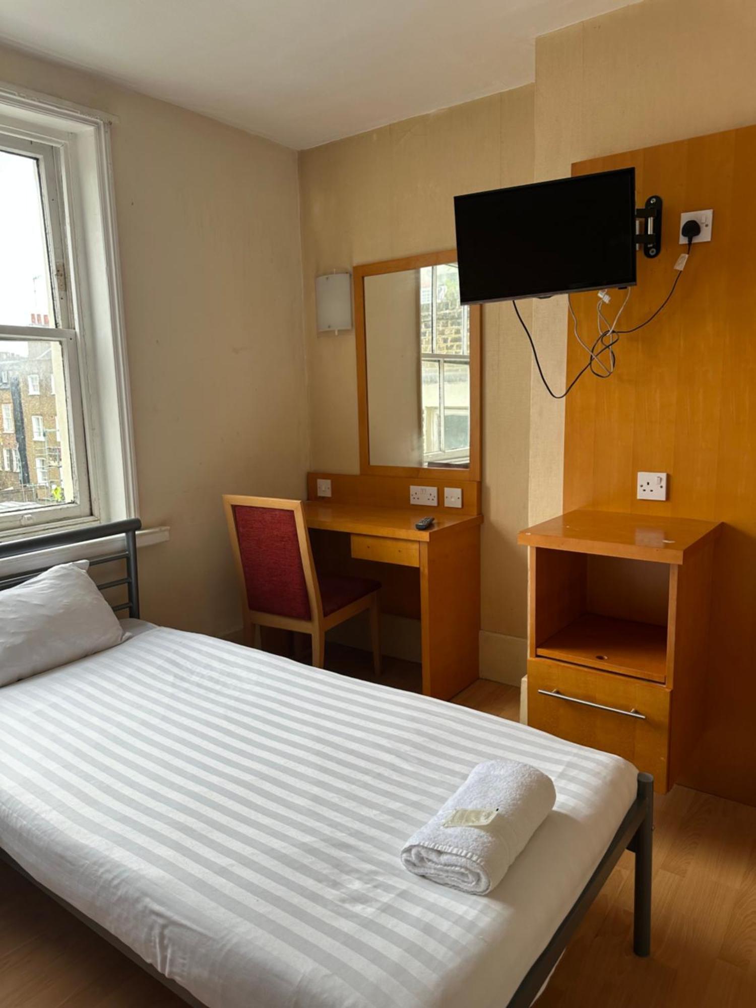 Berkeley Court Hotel 2*