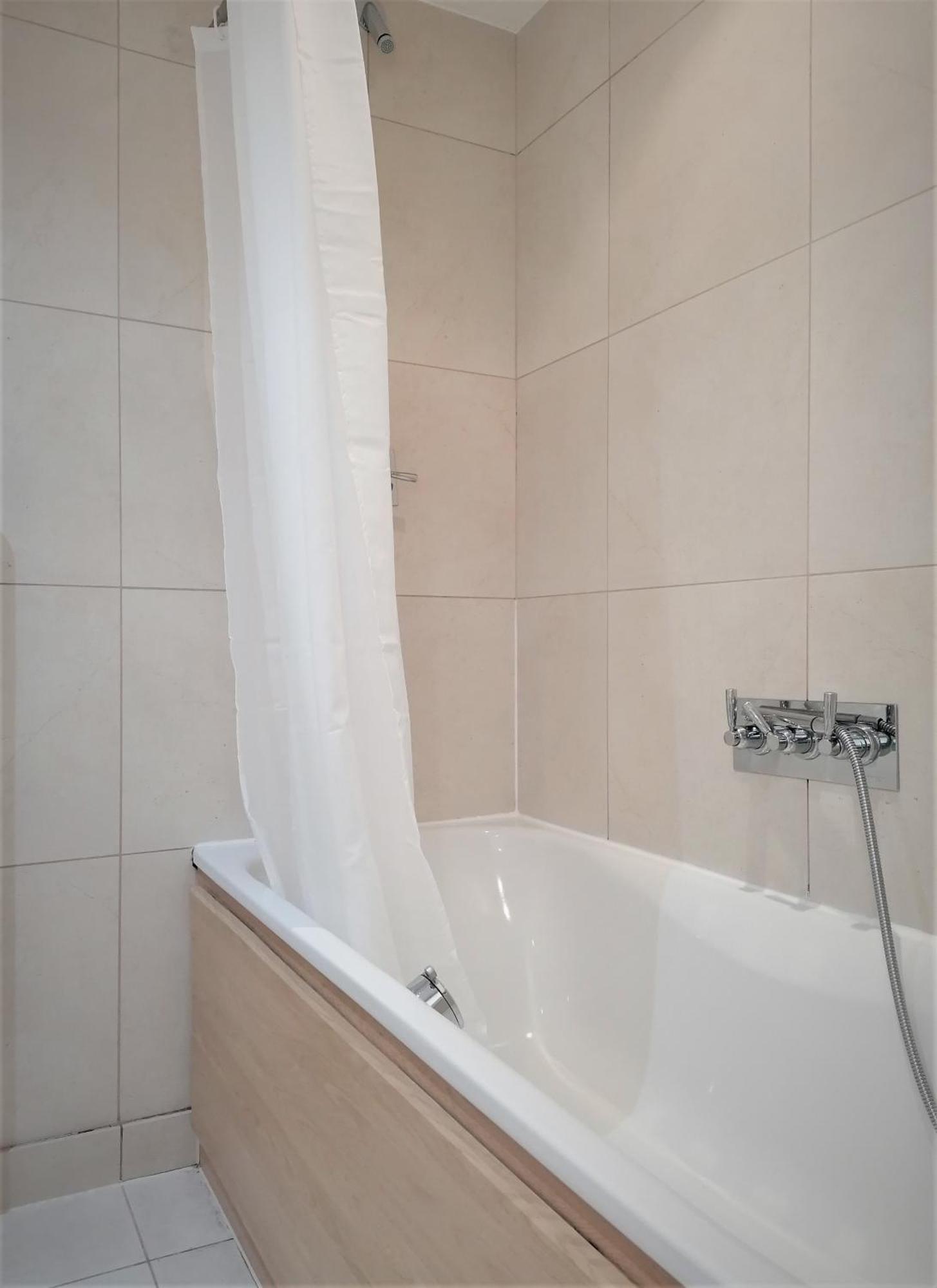 Apartment Tower Hill Serviced