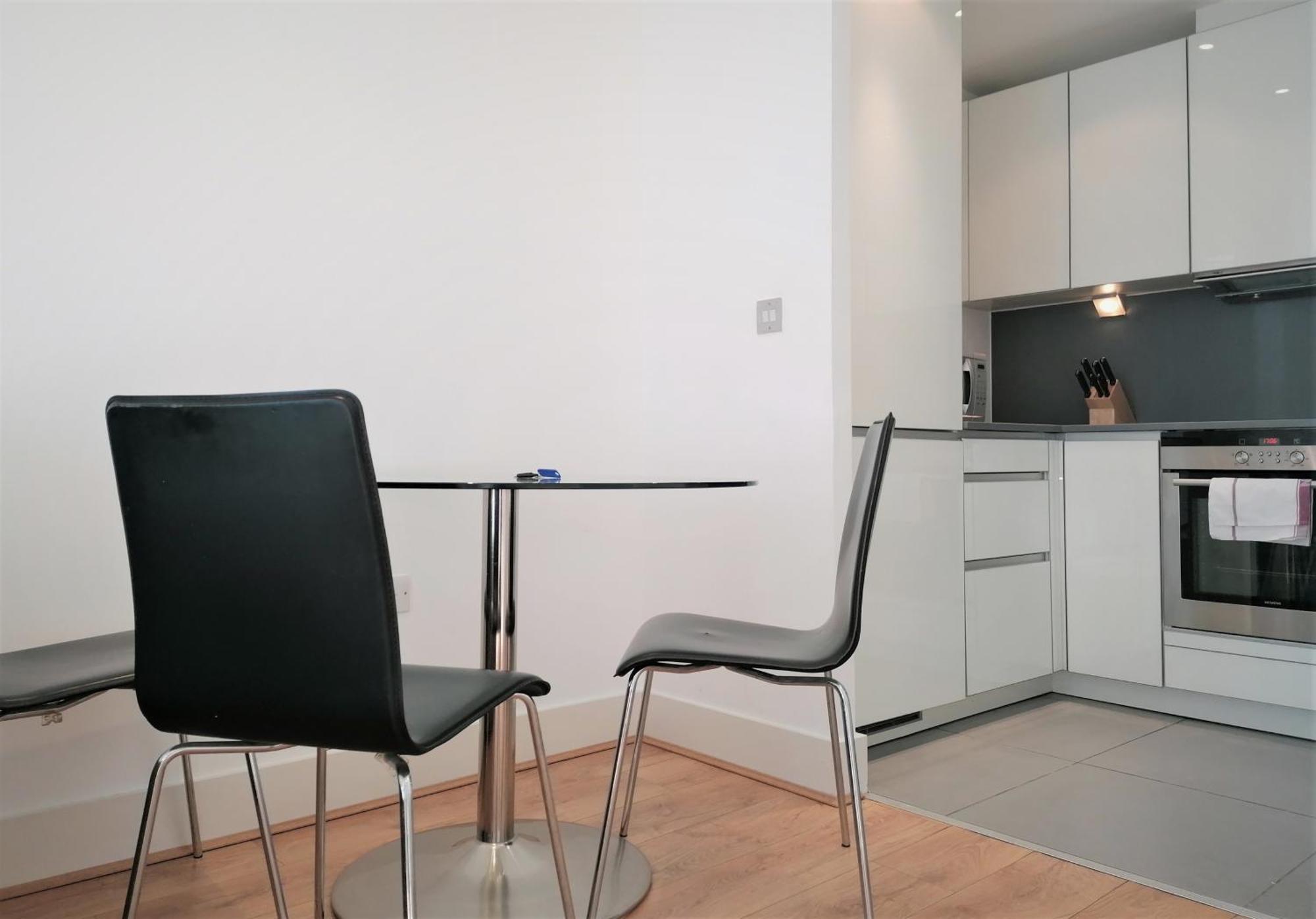 Apartment Tower Hill Serviced *