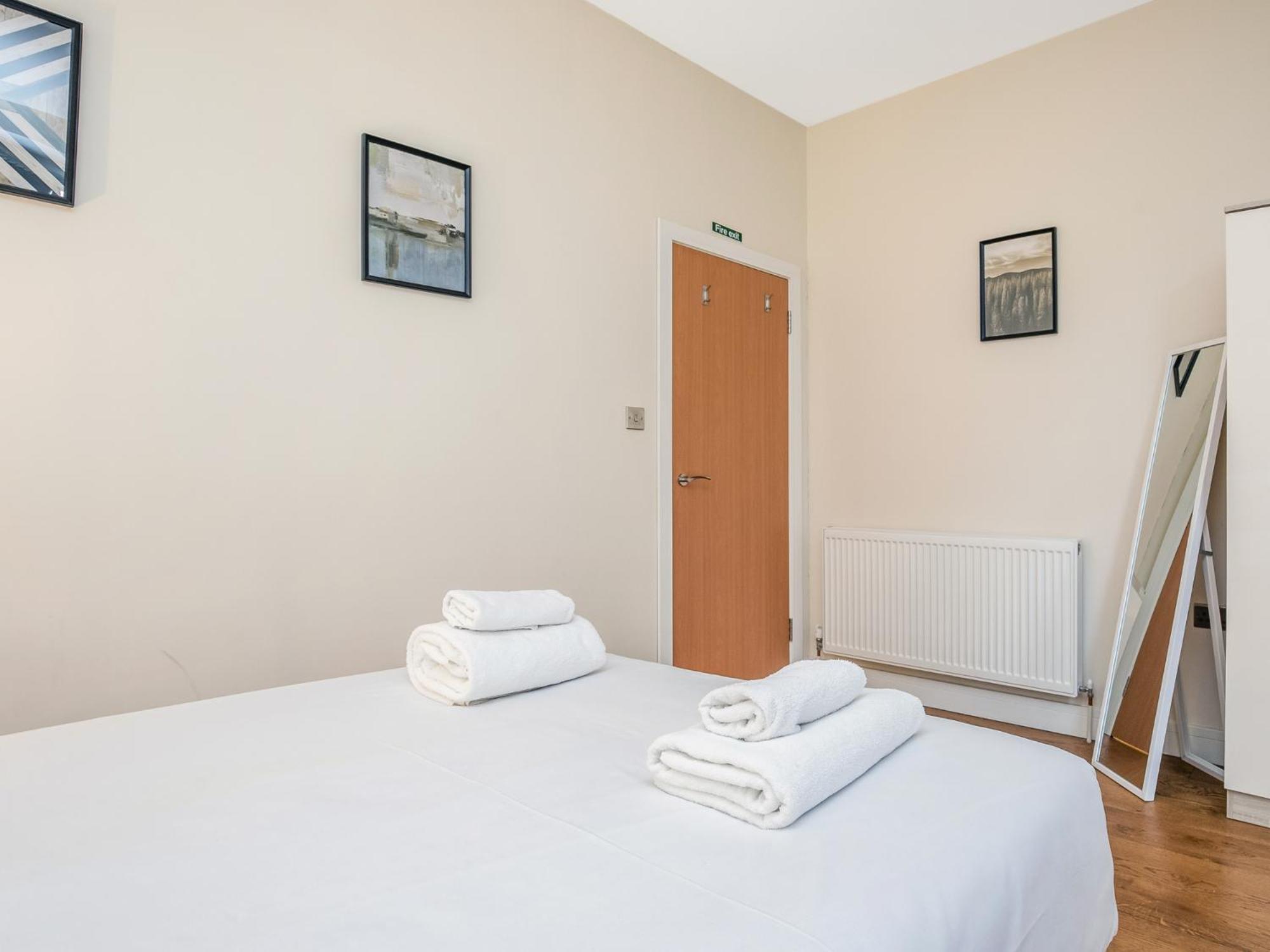 Ealing Queen Of The Suburbs One Bedroom Pass The Keys Apartment *