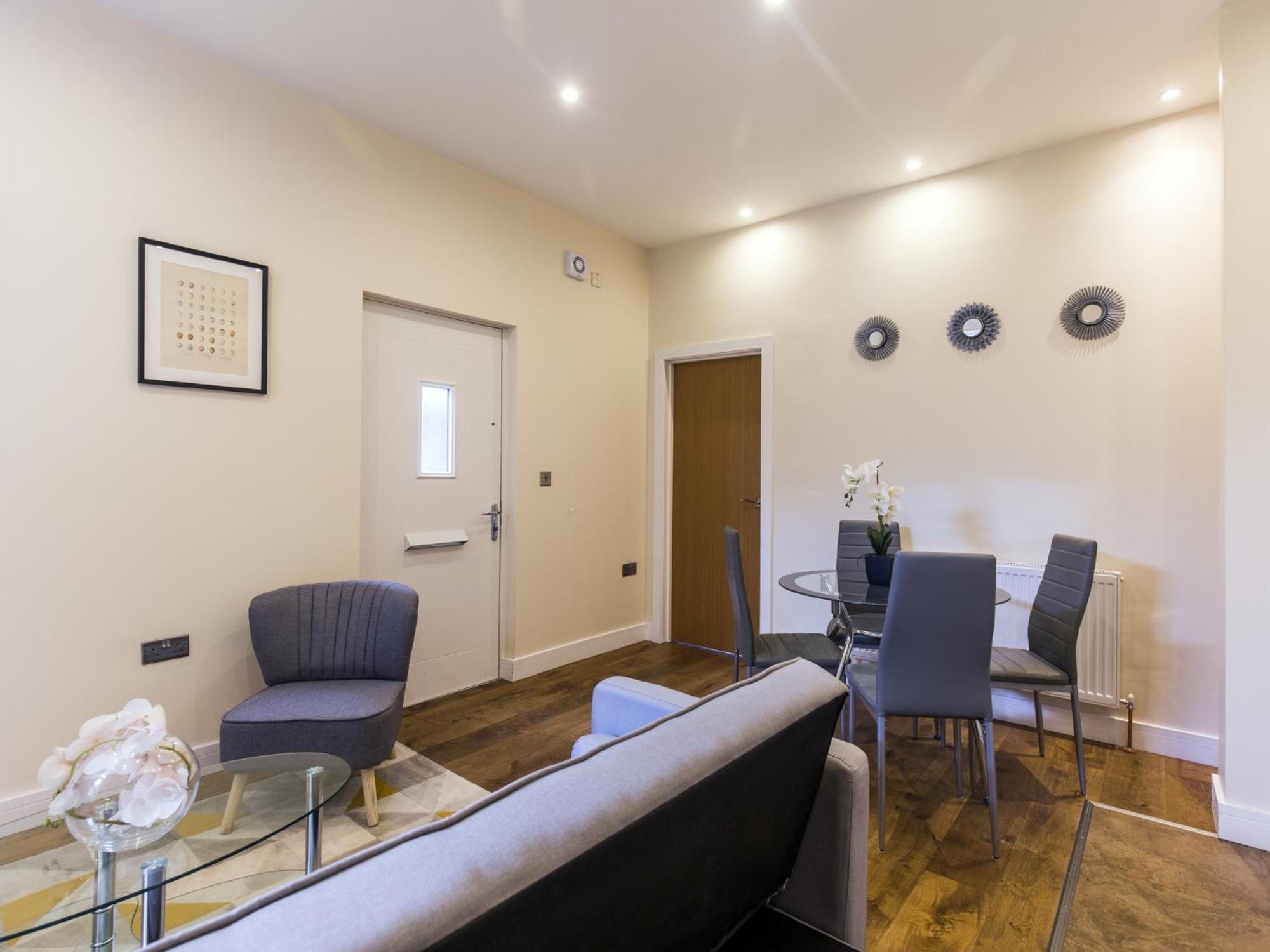 Ealing Queen Of The Suburbs One Bedroom Pass The Keys * London