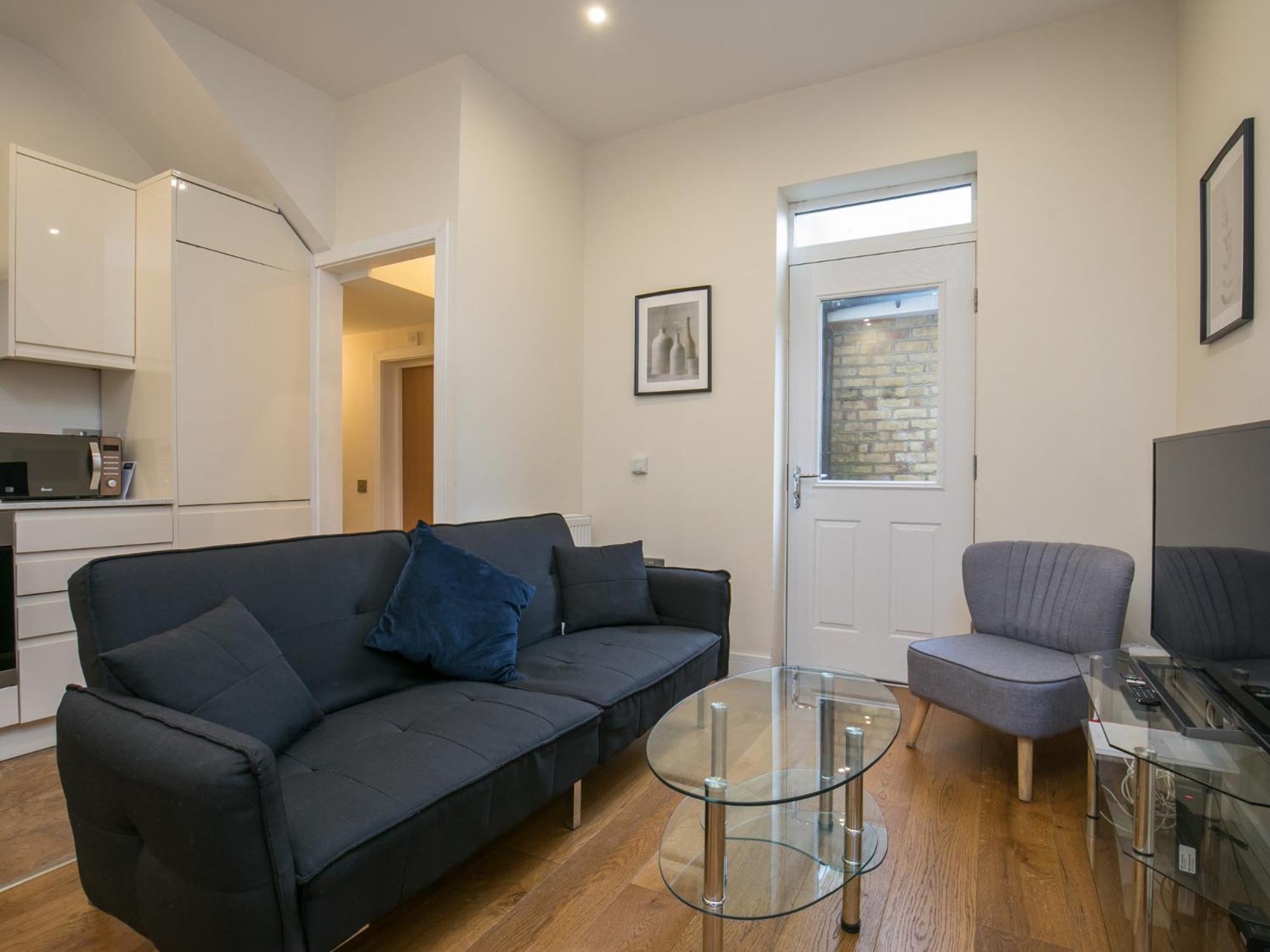 Ealing Queen Of The Suburbs One Bedroom Pass The Keys Apartment *