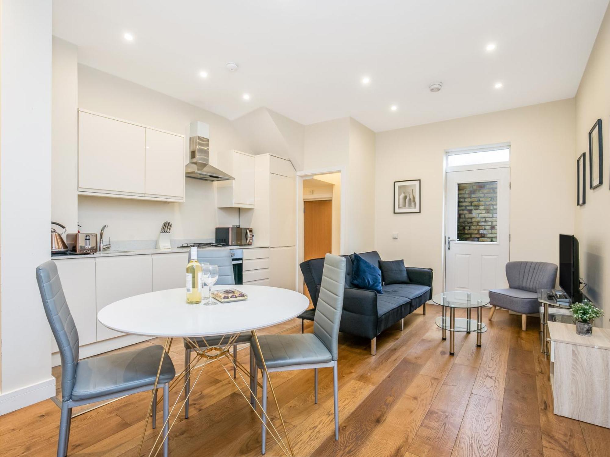 Apartment Ealing Queen Of The Suburbs One Bedroom Pass The Keys