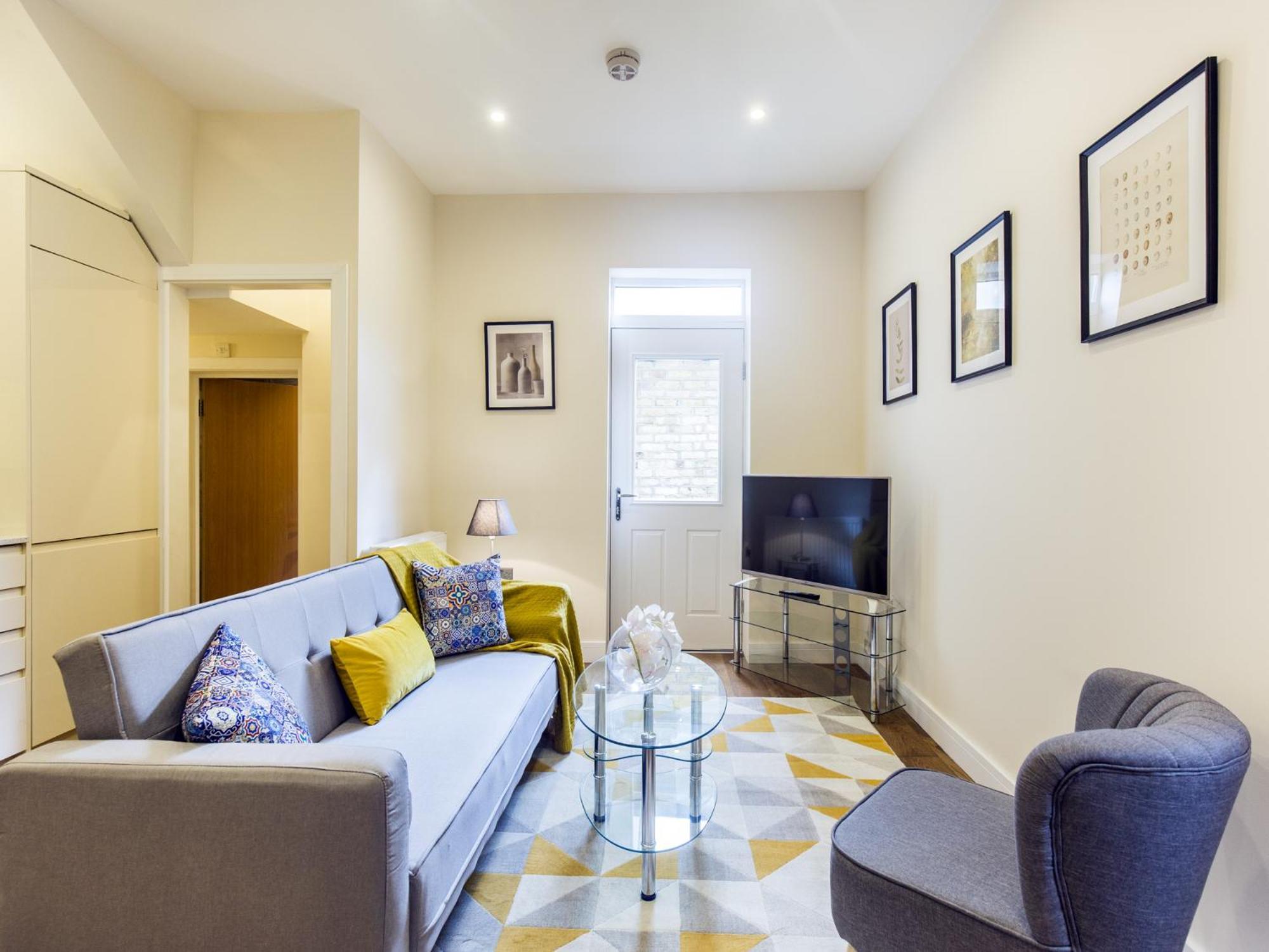 Ealing Queen Of The Suburbs One Bedroom Pass The Keys Apartment *