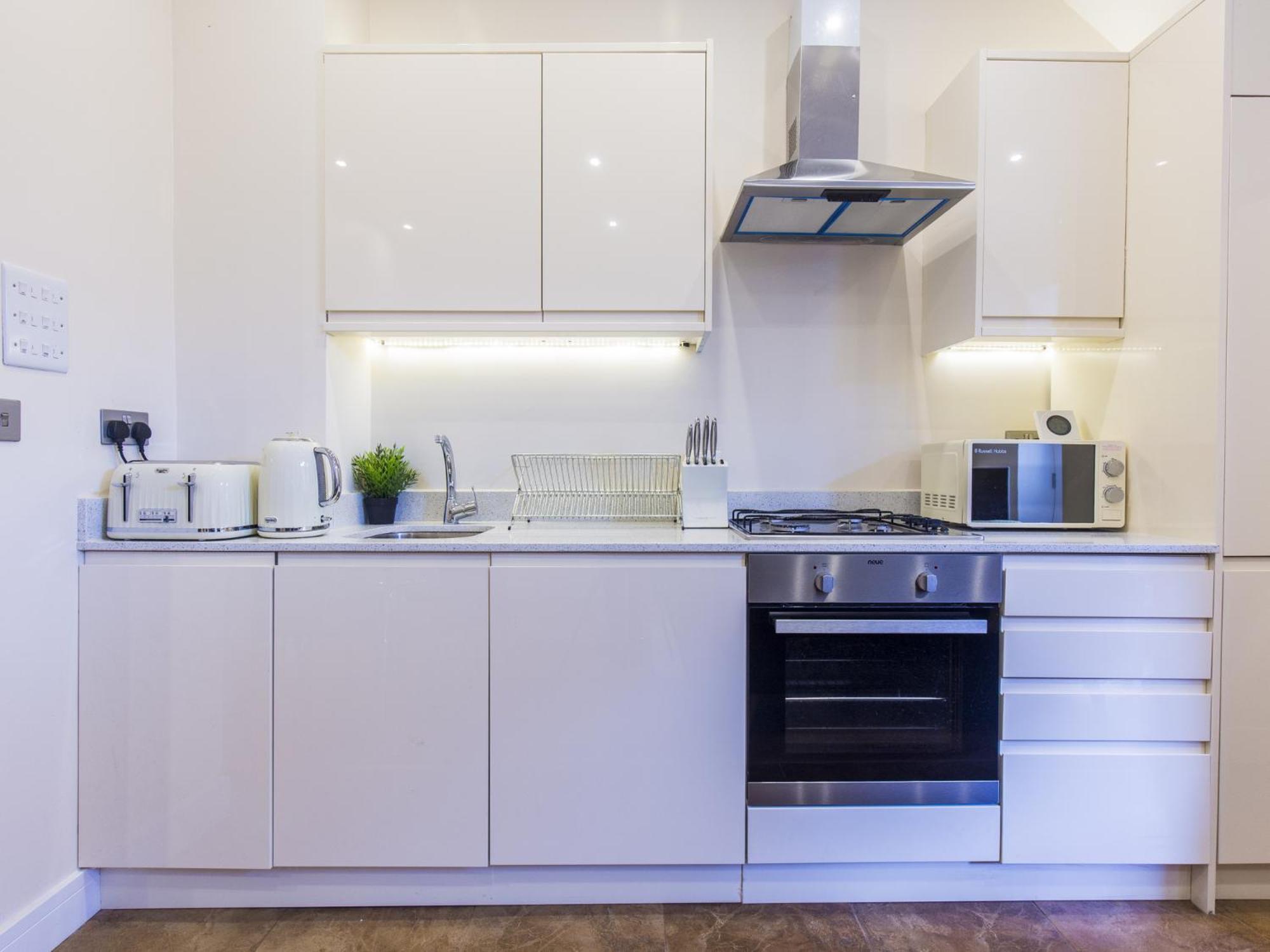 Ealing Queen Of The Suburbs One Bedroom Pass The Keys * London